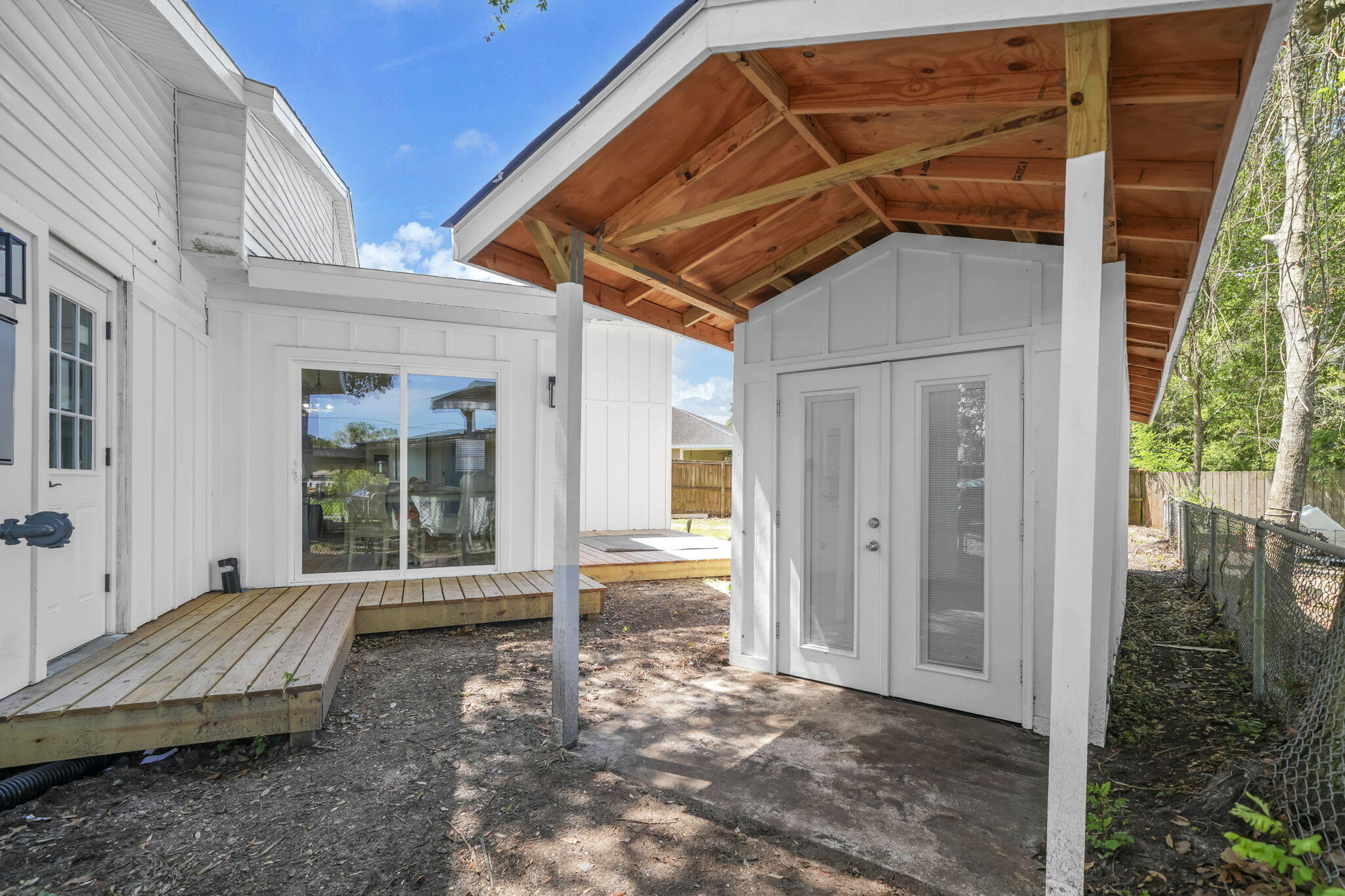 ELLIOTTS POINT 8TH ADDN - Residential