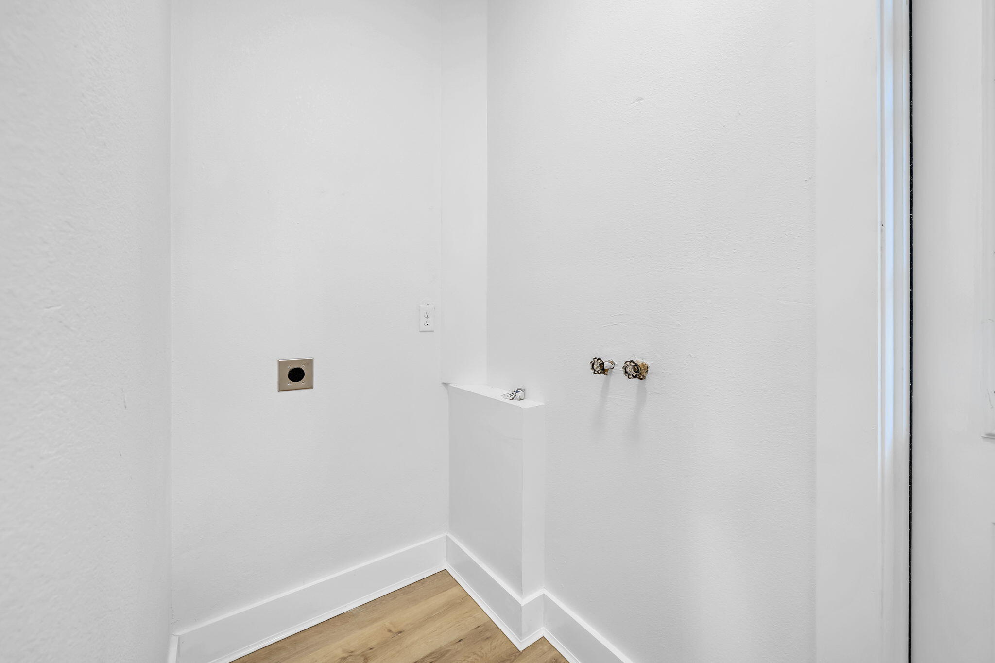 ELLIOTTS POINT 8TH ADDN - Residential