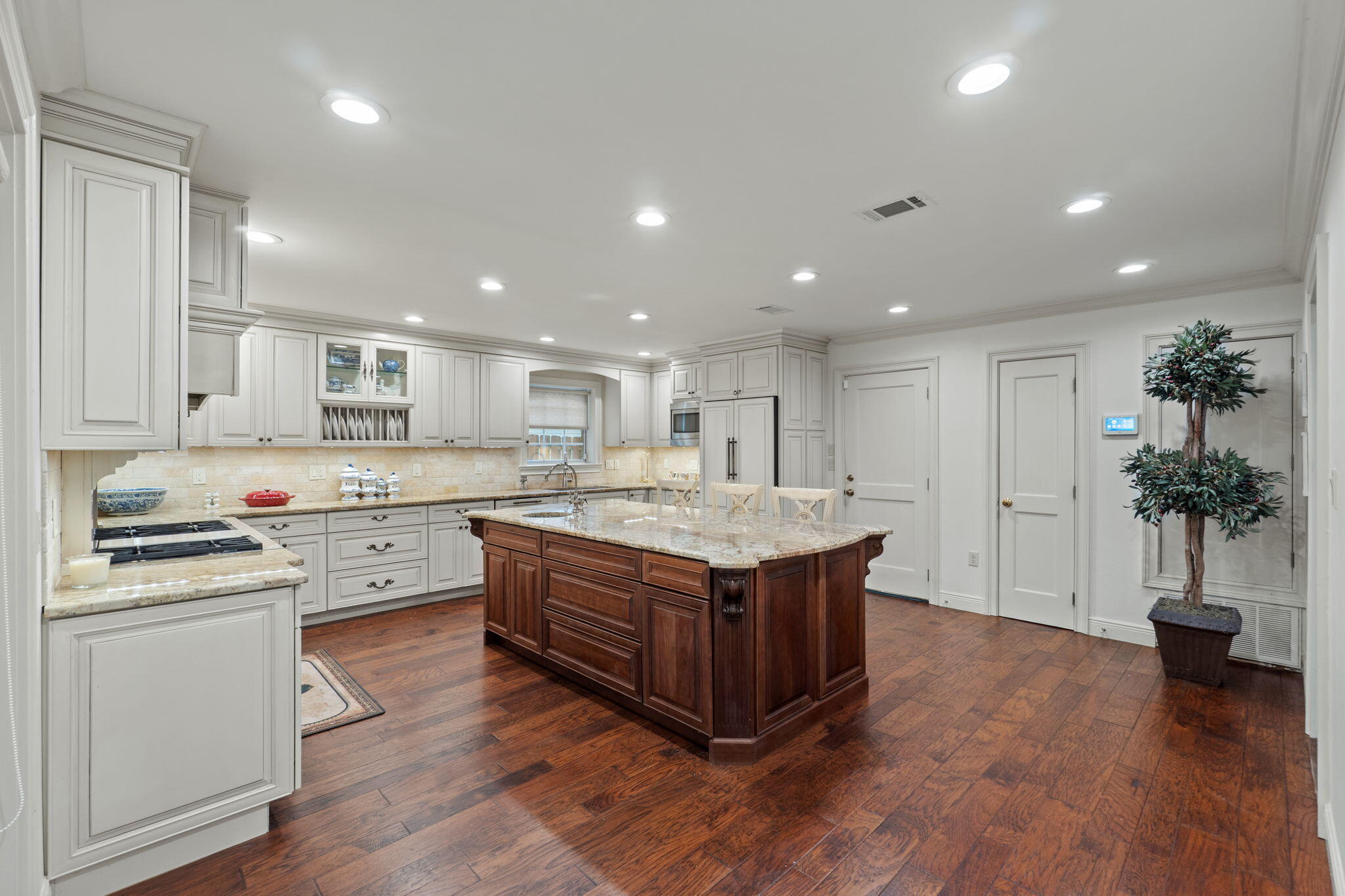 LIVE OAK SHORES - Residential