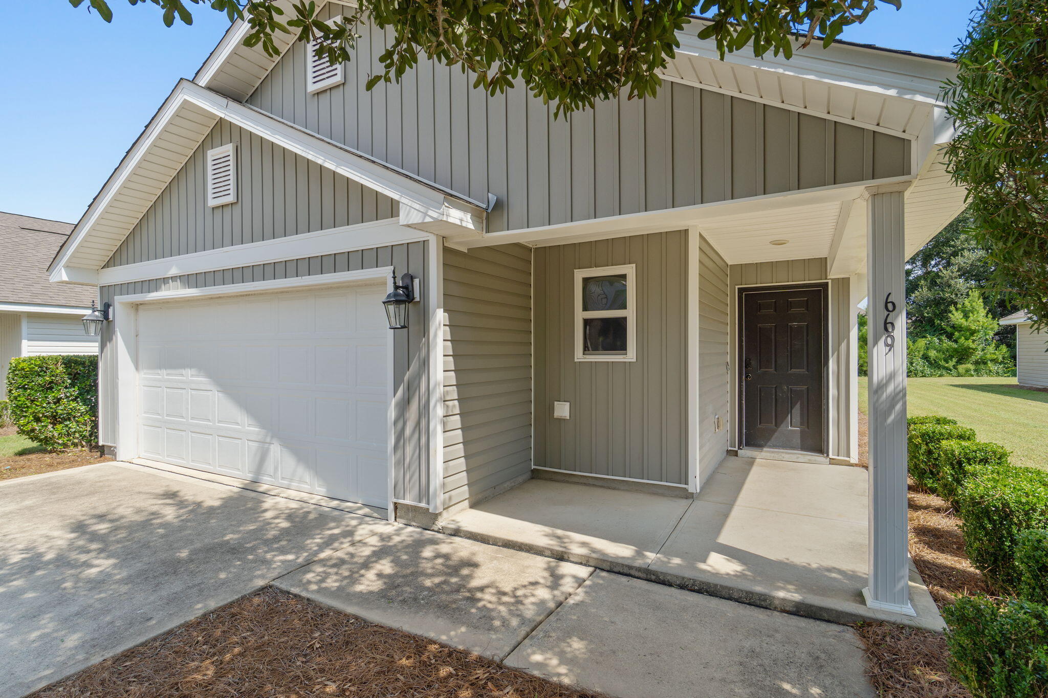 Offering $5,000.00 credit use for closing costs or rate buy down. Put this one on the list to see. 
This 3 bedroom, 2 bath & 2 car garage home is located within the highly coveted Hammock Bay, which features fantastic amenities, multiple resort-quality pools and lap pool, dog park, walking trails, fitness center, club houses, pickle ball, tennis & basketball courts, general store, playgrounds, bay-front pavilion and dock.

Hammock Bay lends a lifestyle that you may enjoy 365 days a year. Did we mention this home has lawn service & basic cable included in the HOA fee.

This home gives family members their space & lets everyone enjoy each other company with the open kitchen concept facing the living room space. The covered patio in back yard makes for a nice area to sip morning coffee or grilling in the afternoon.

Interior of home has been painted a version of white in main living areas..

Put this Hammock Bay home on the list to see.