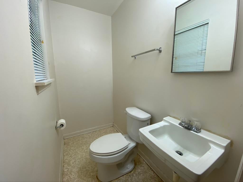 ADAMS POWELL - Residential Lease