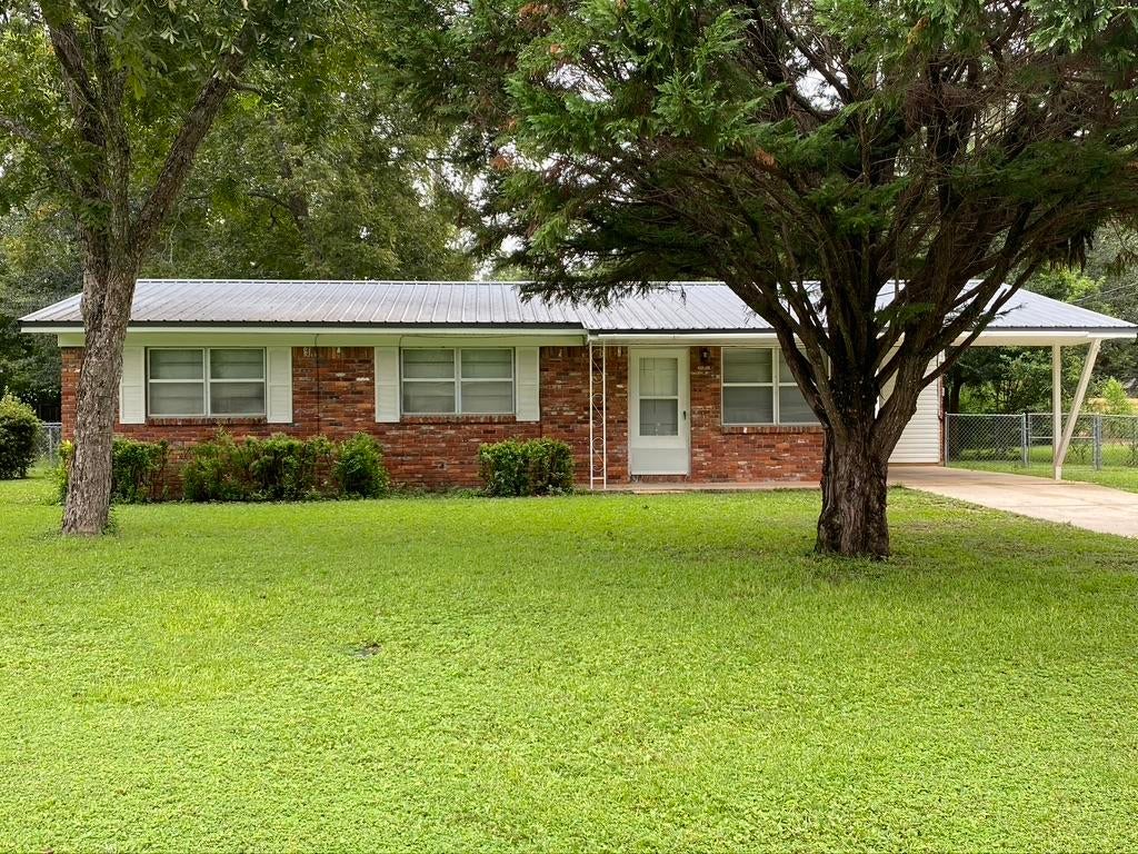 ADAMS POWELL - Residential Lease