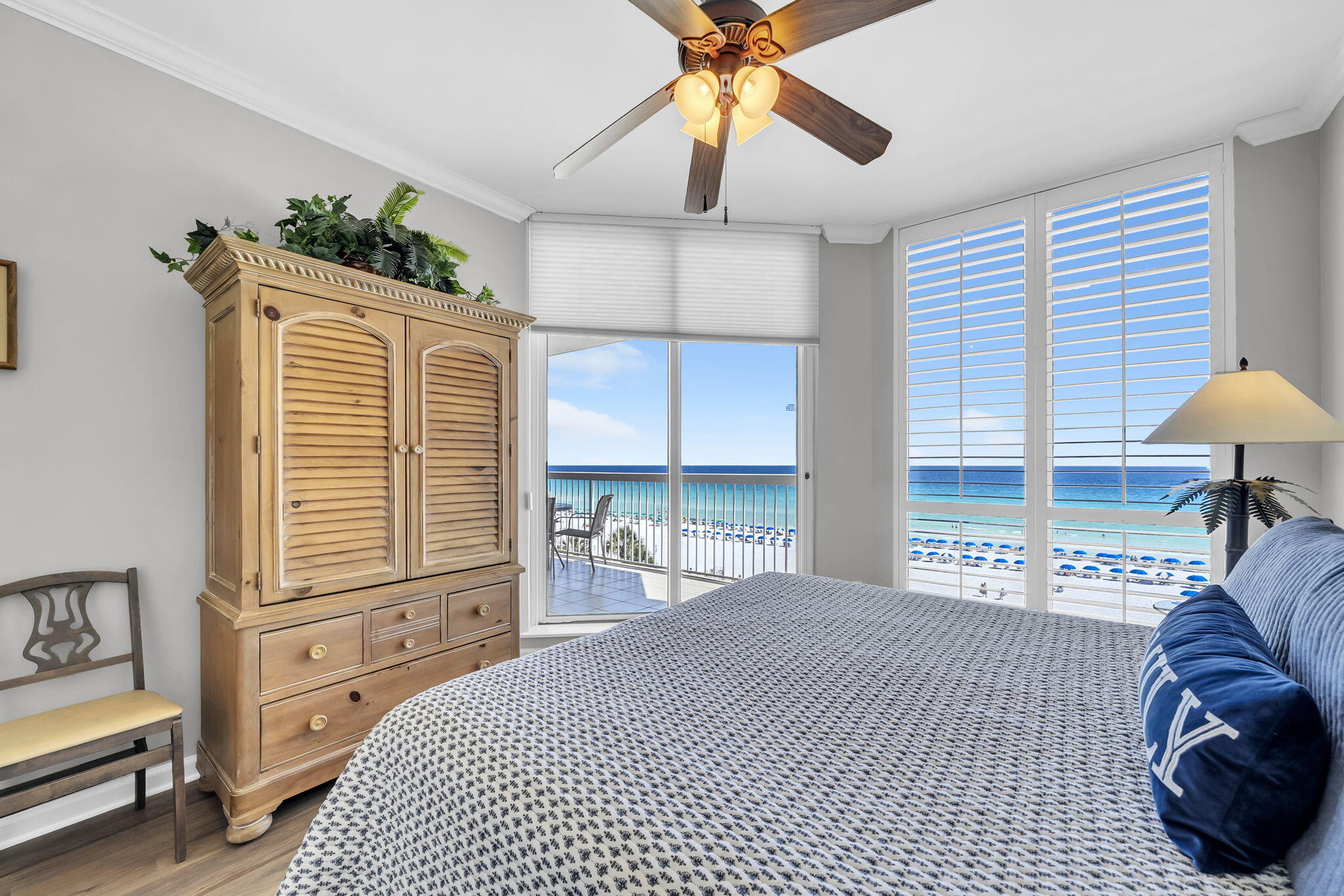 SILVER BEACH TOWERS - Residential