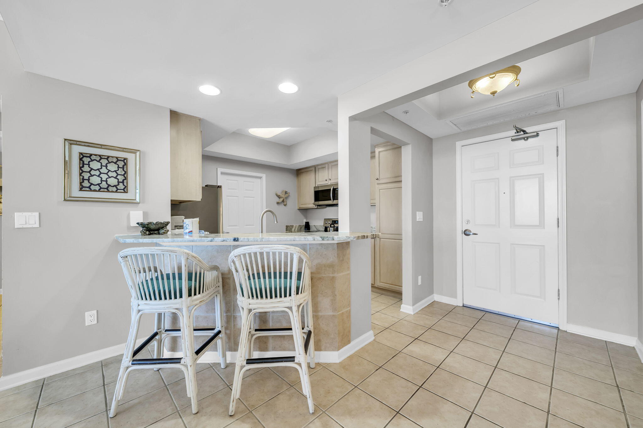 SILVER BEACH TOWERS - Residential