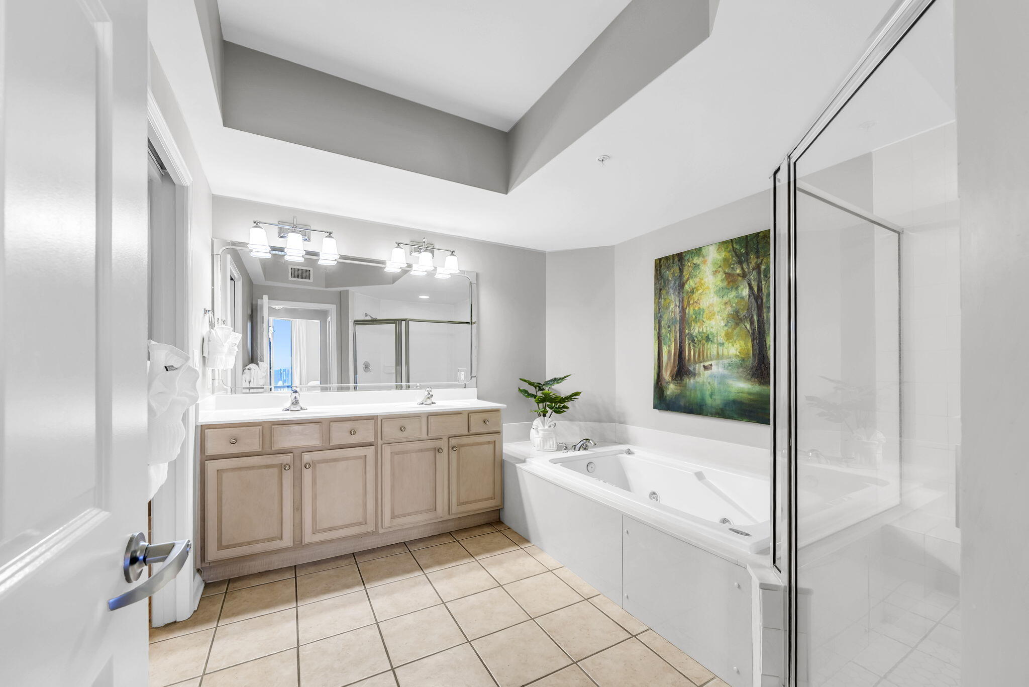 SILVER BEACH TOWERS - Residential