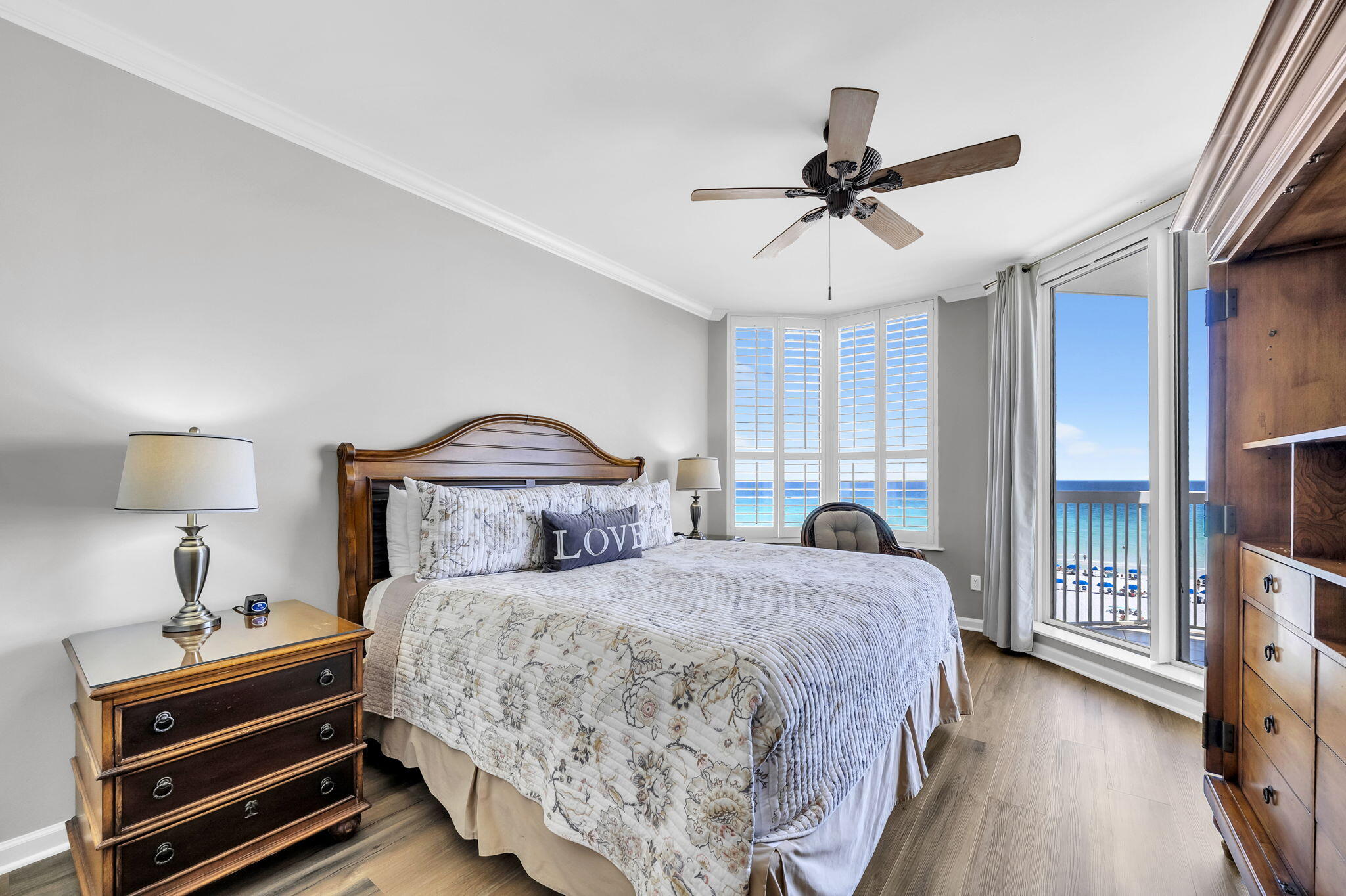 SILVER BEACH TOWERS - Residential
