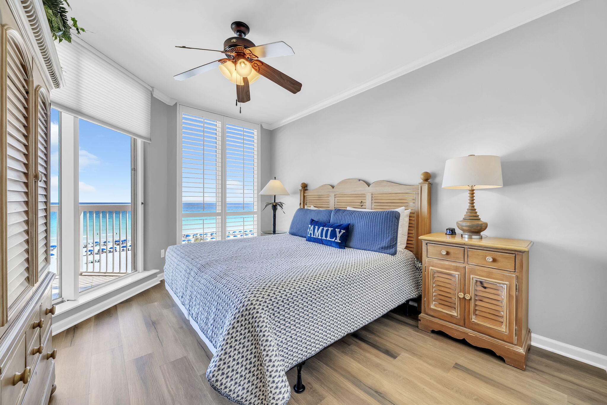 SILVER BEACH TOWERS - Residential