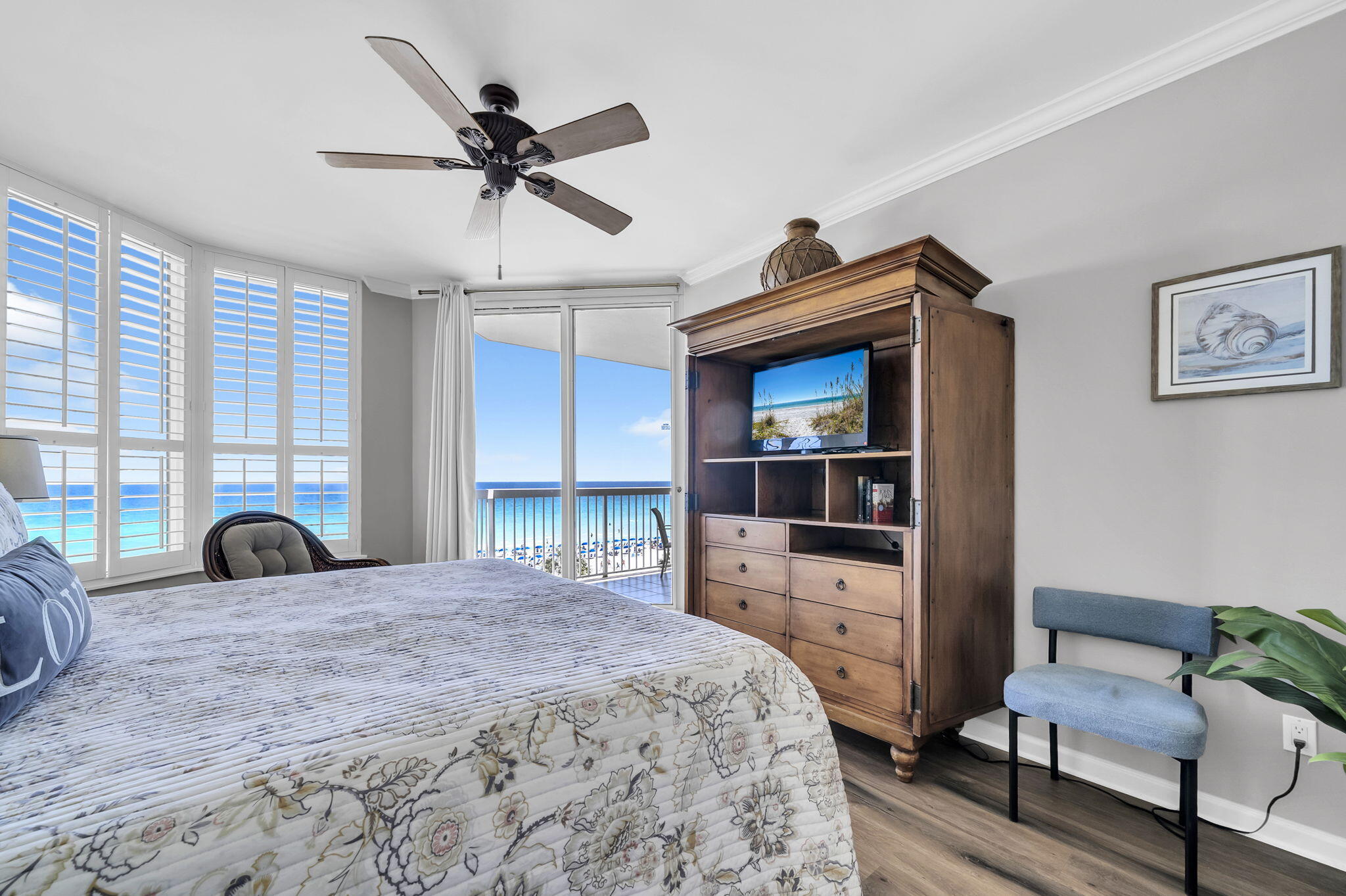 SILVER BEACH TOWERS - Residential