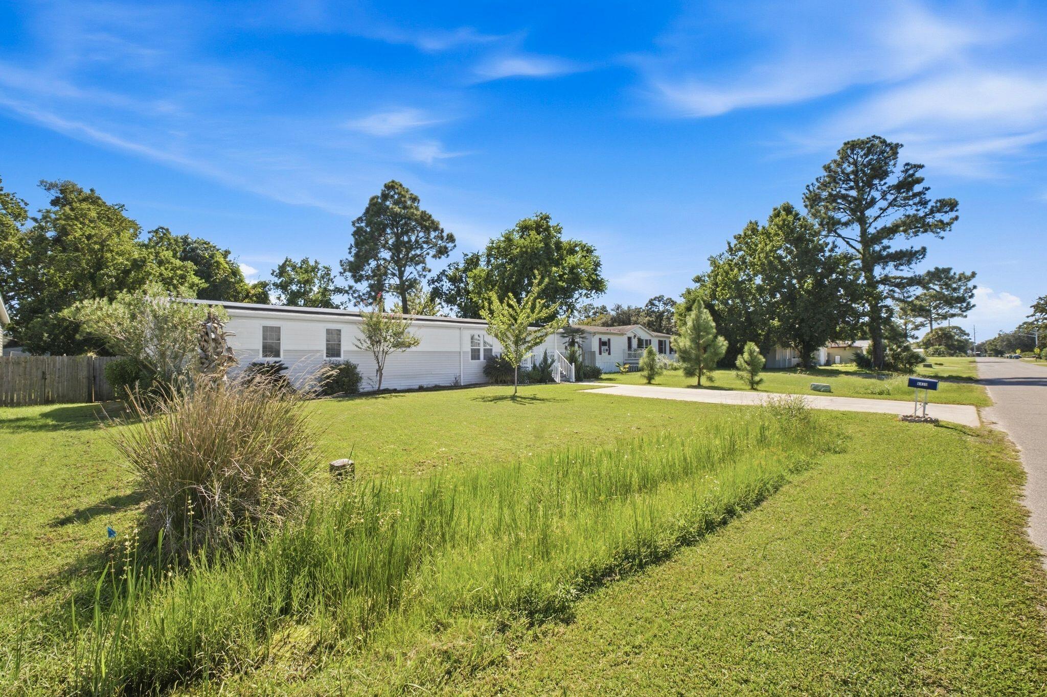 NORTH LAGOON OAKS - Residential
