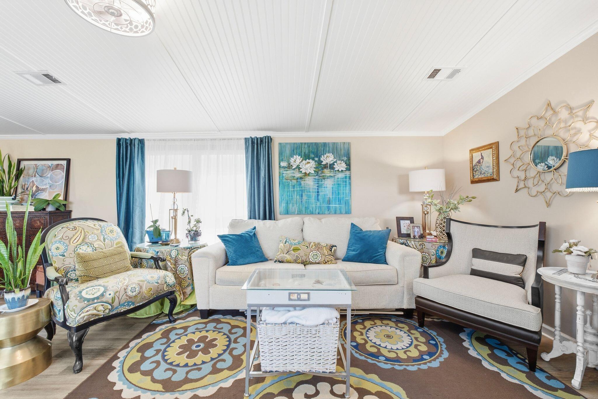 NORTH LAGOON OAKS - Residential
