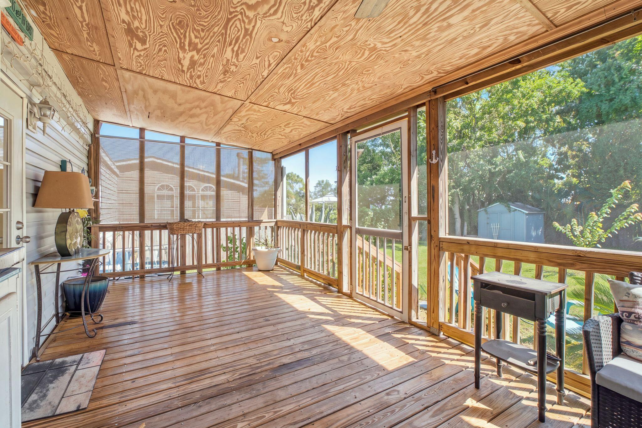 NORTH LAGOON OAKS - Residential