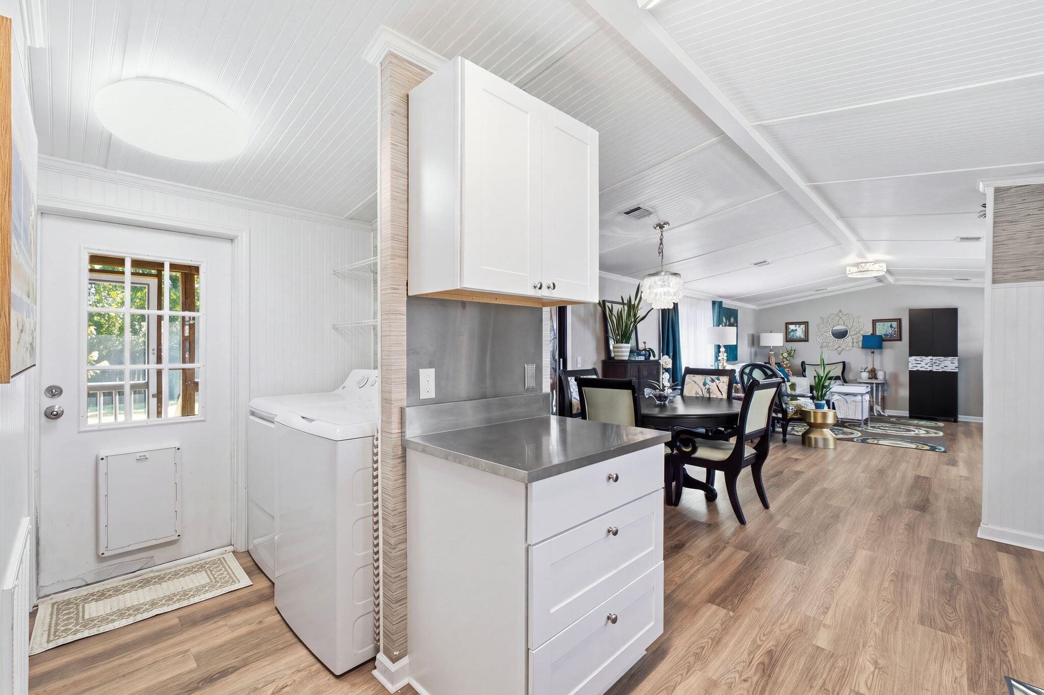 NORTH LAGOON OAKS - Residential