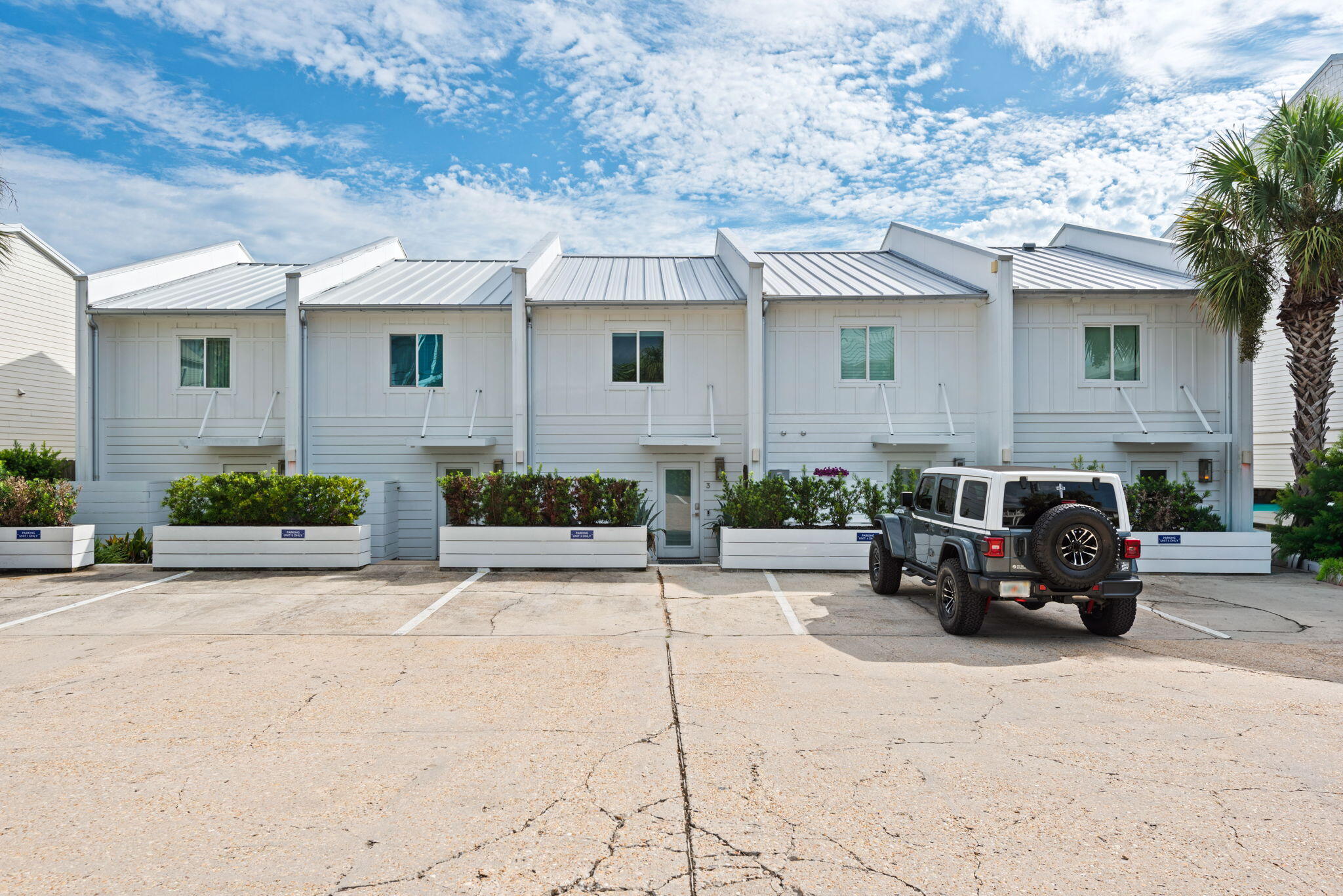 BOOTH BAY T/H - Residential