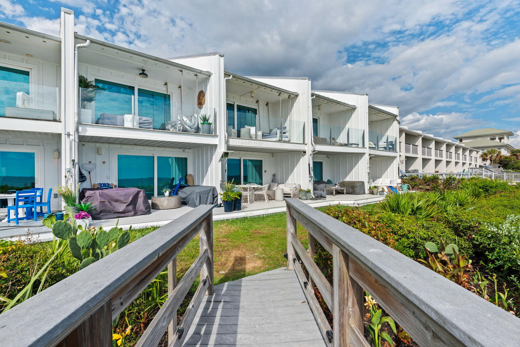 BOOTH BAY T/H - Residential