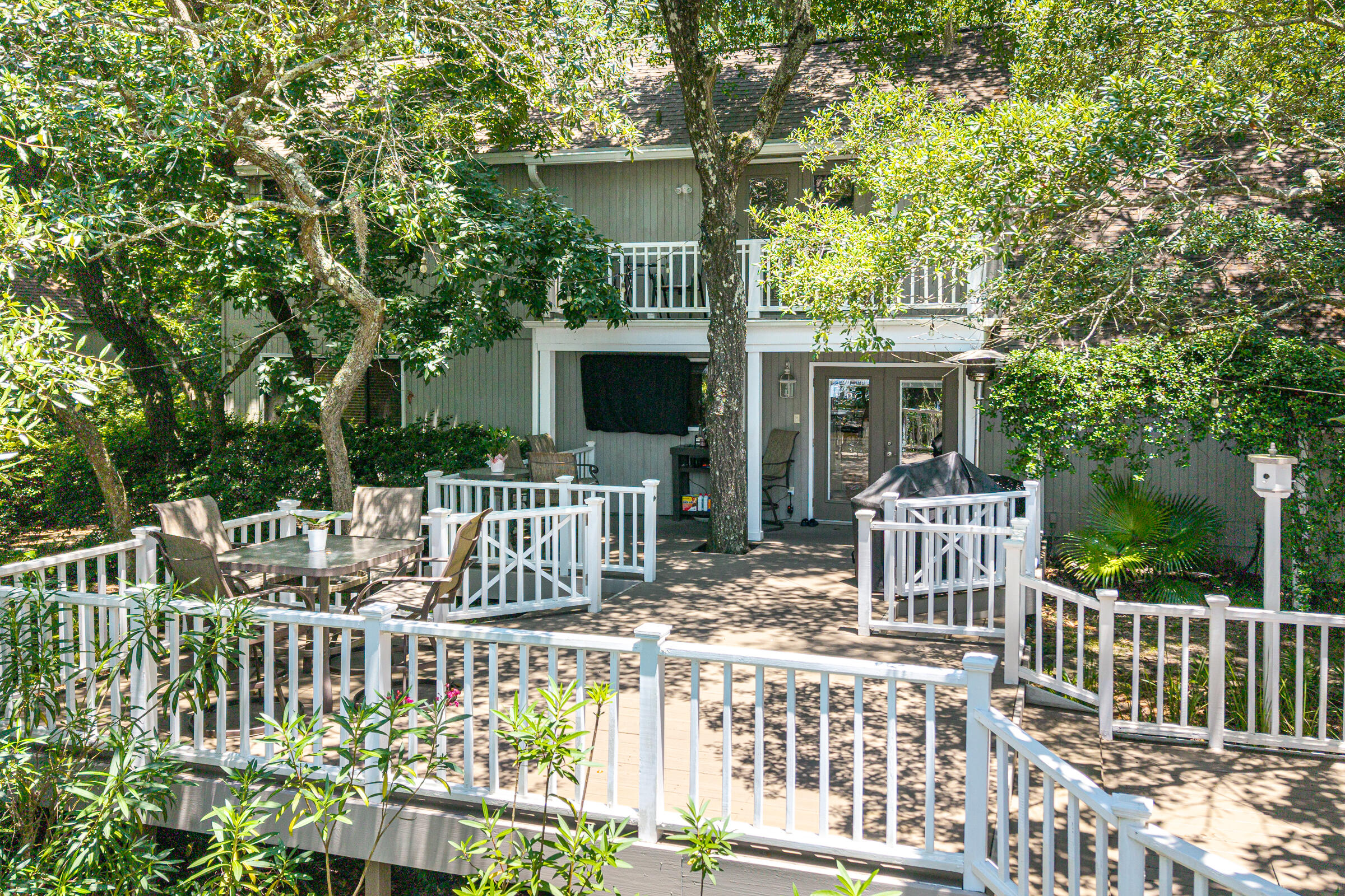 Poquito Bayou - Residential