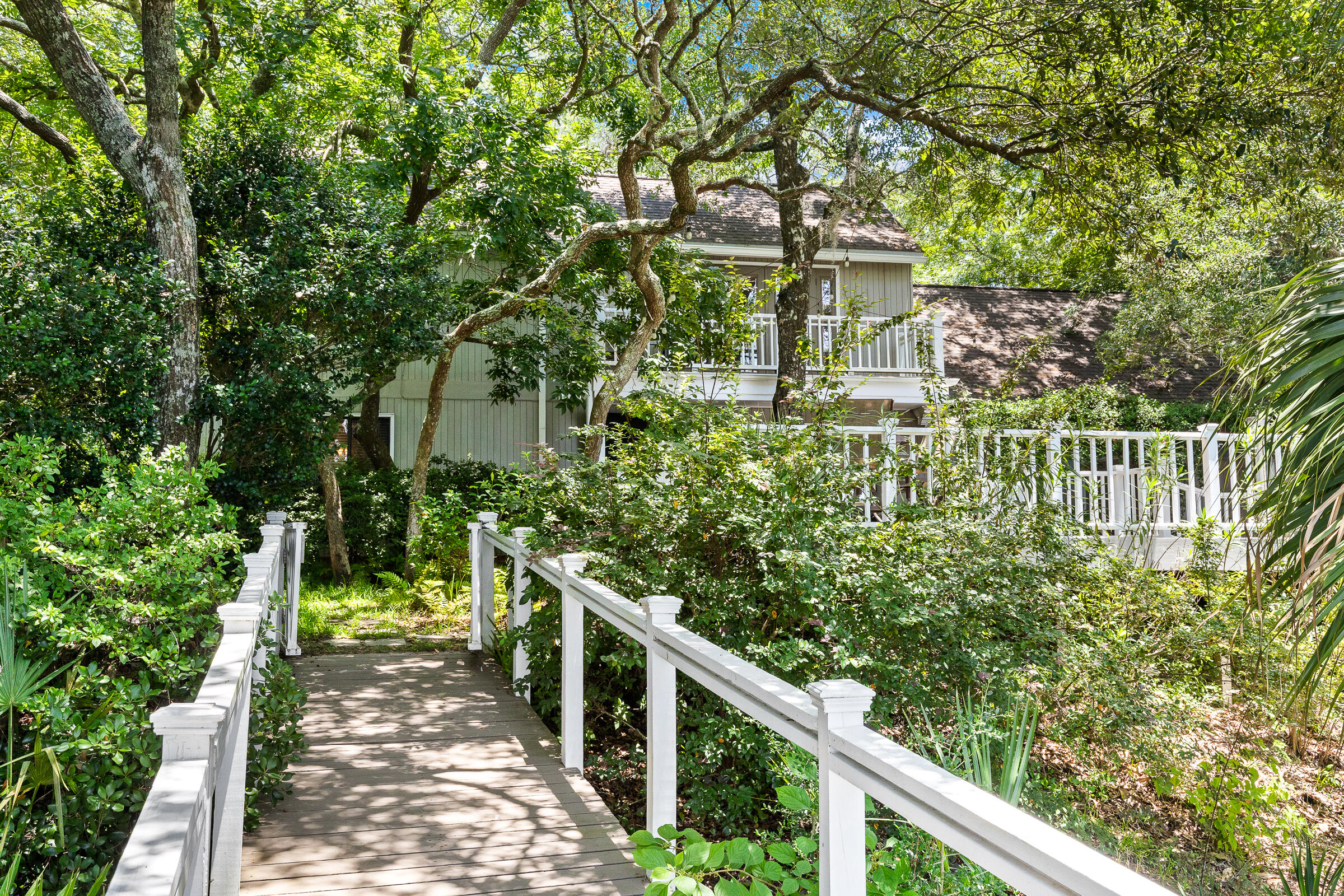 Poquito Bayou - Residential