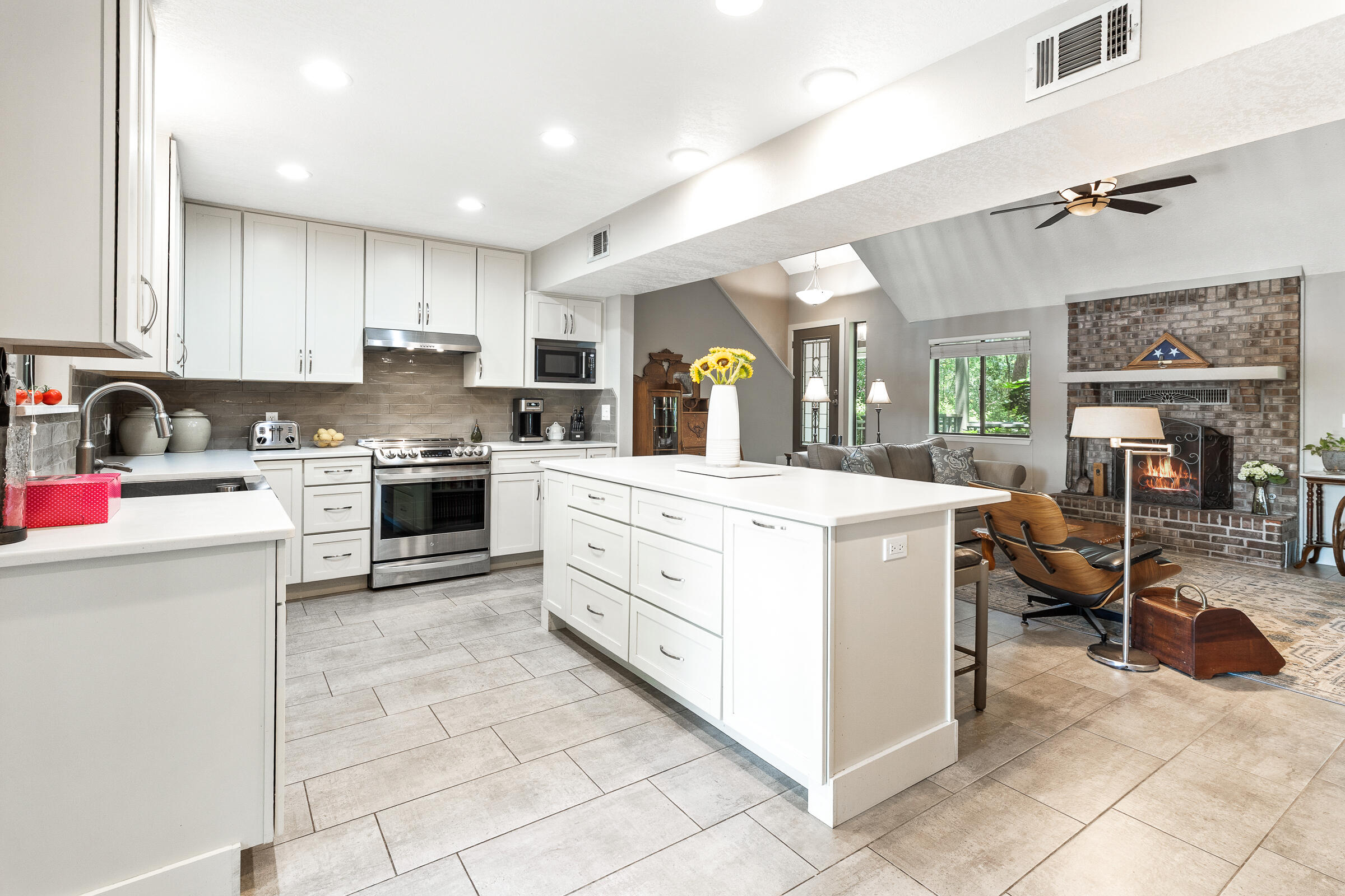 Poquito Bayou - Residential