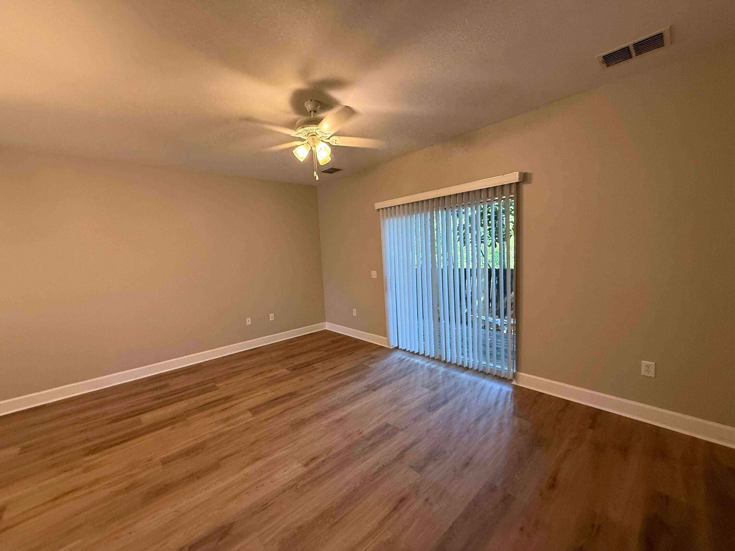 PALMS OF FREEPORT - Residential Lease