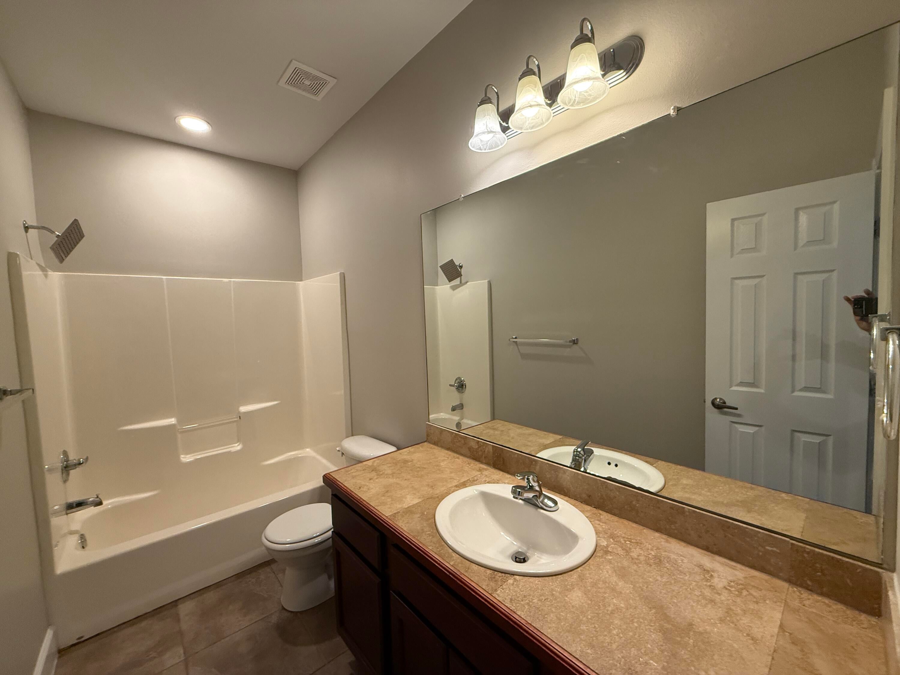 PALMS OF FREEPORT - Residential Lease