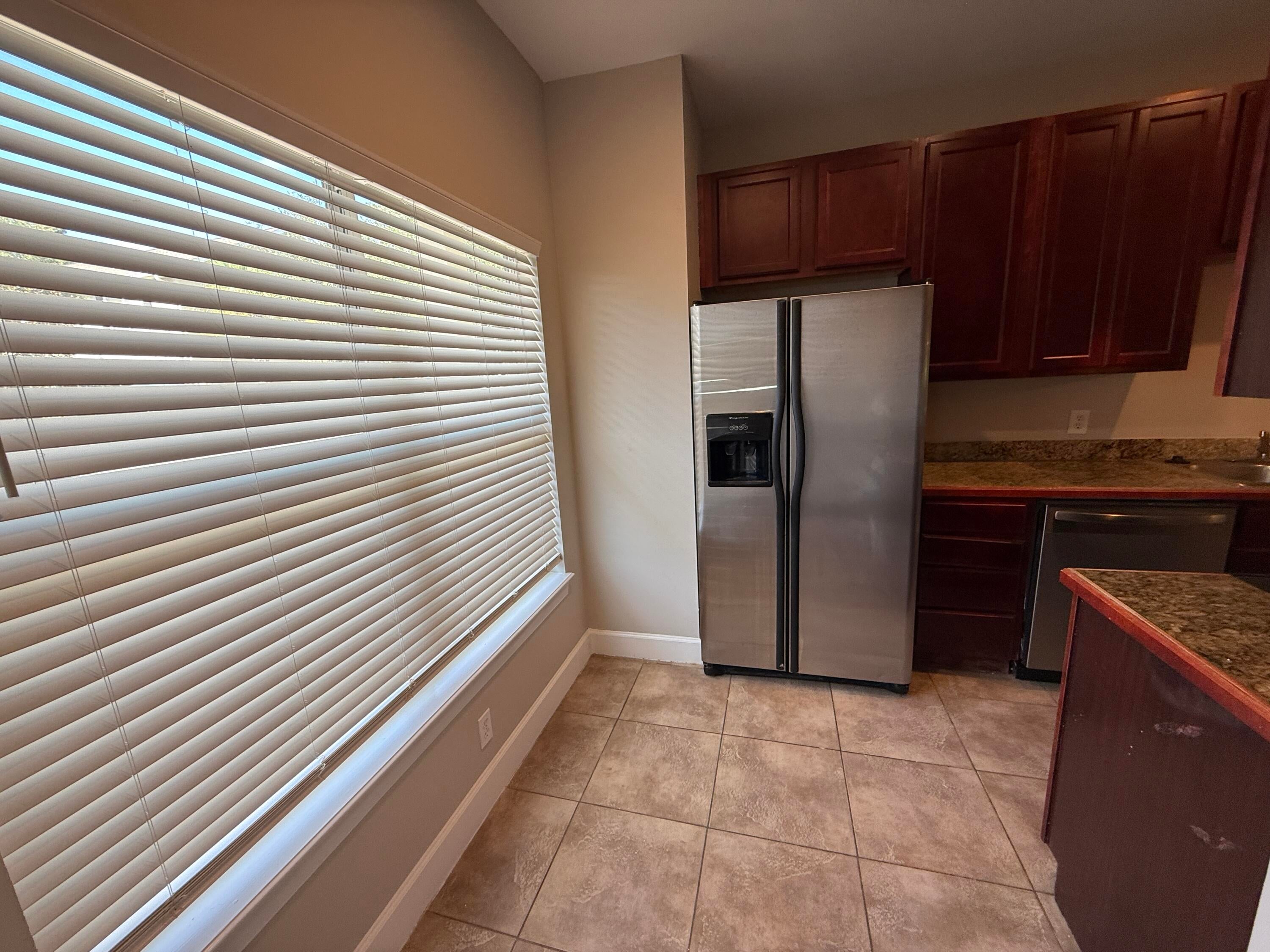 PALMS OF FREEPORT - Residential Lease
