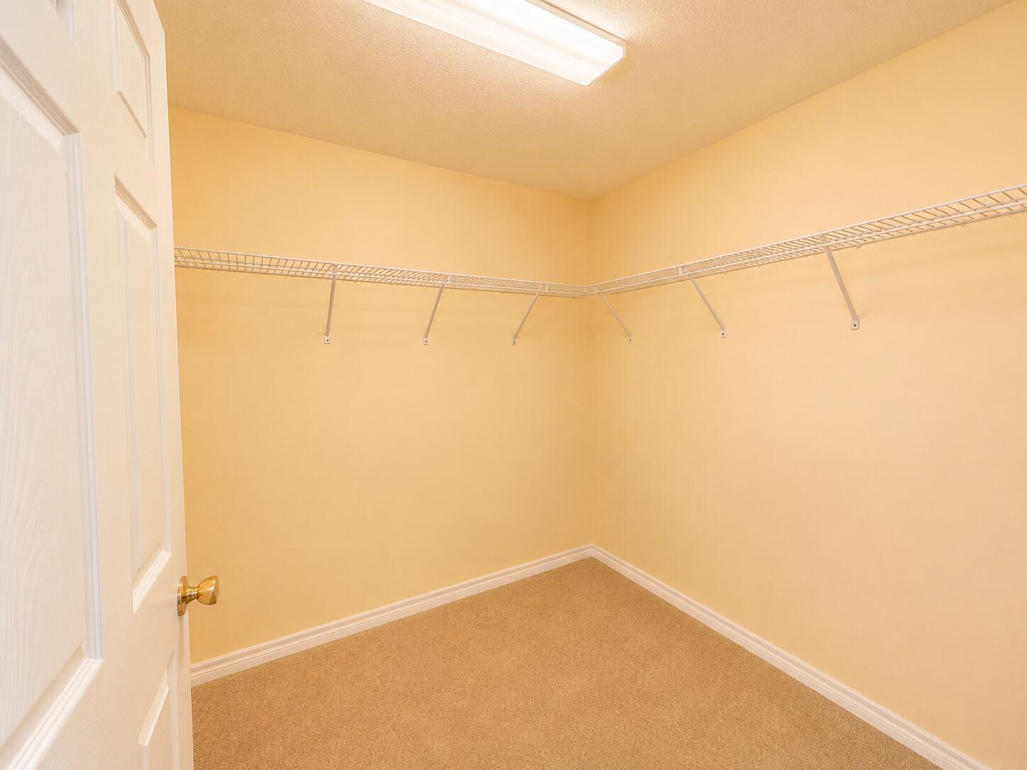 GOLDEN OAKS - Residential Lease