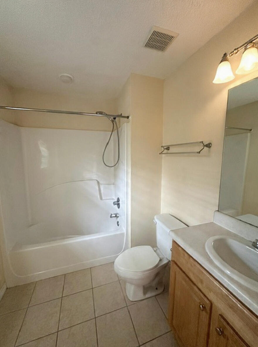 GOLDEN OAKS - Residential Lease