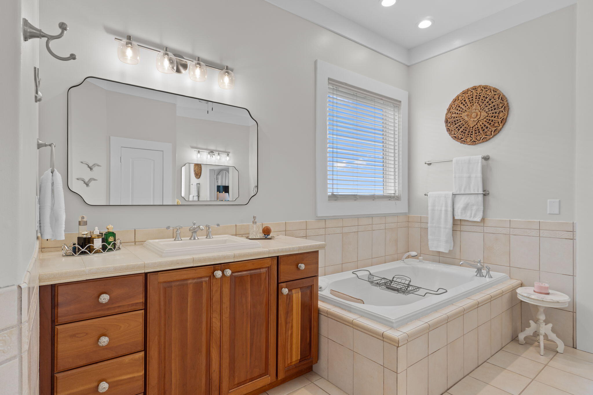 SAILMAKER COVE - Residential