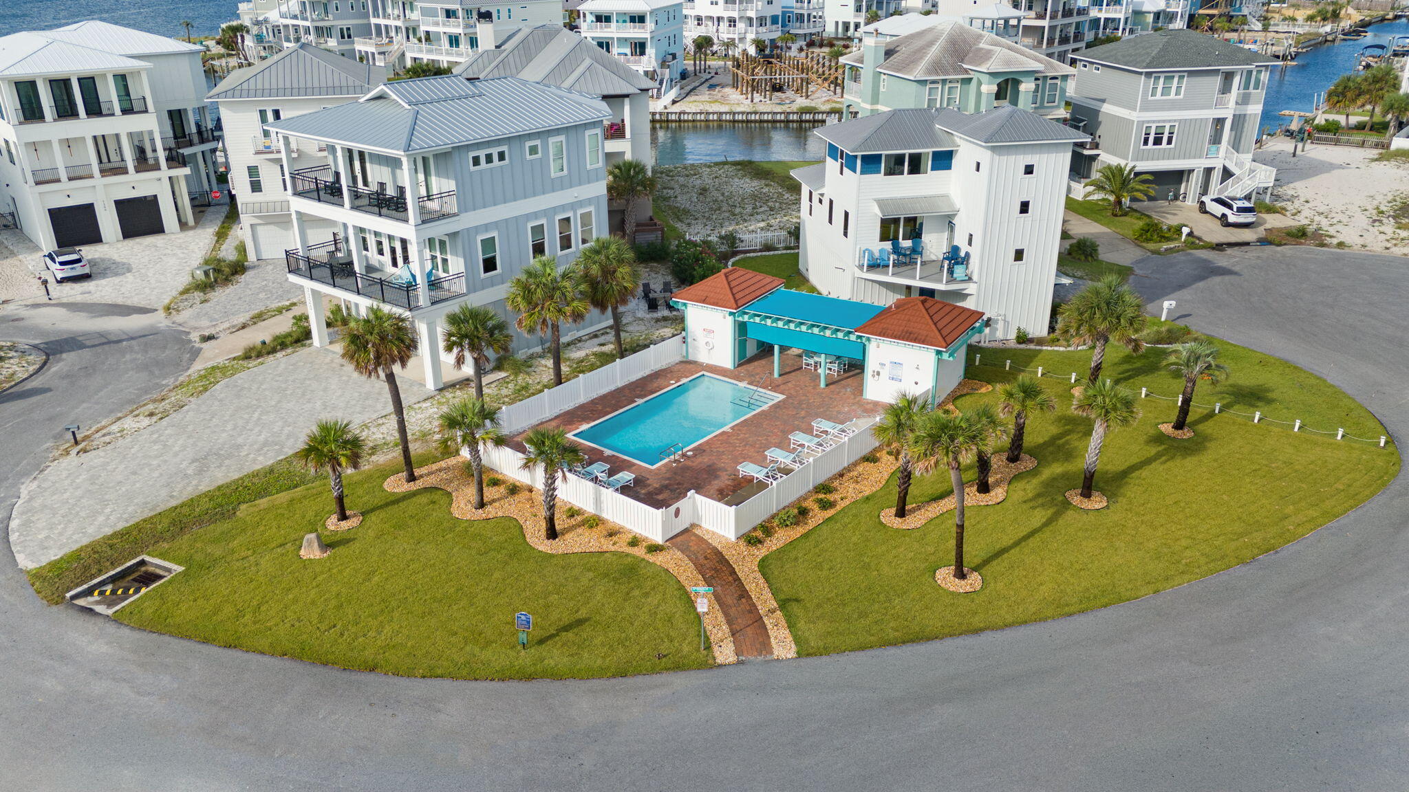 SAILMAKER COVE - Residential