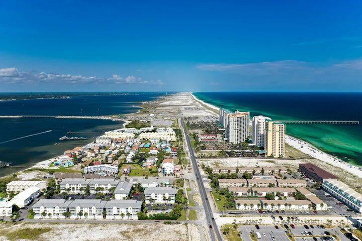 SAILMAKER COVE - Residential