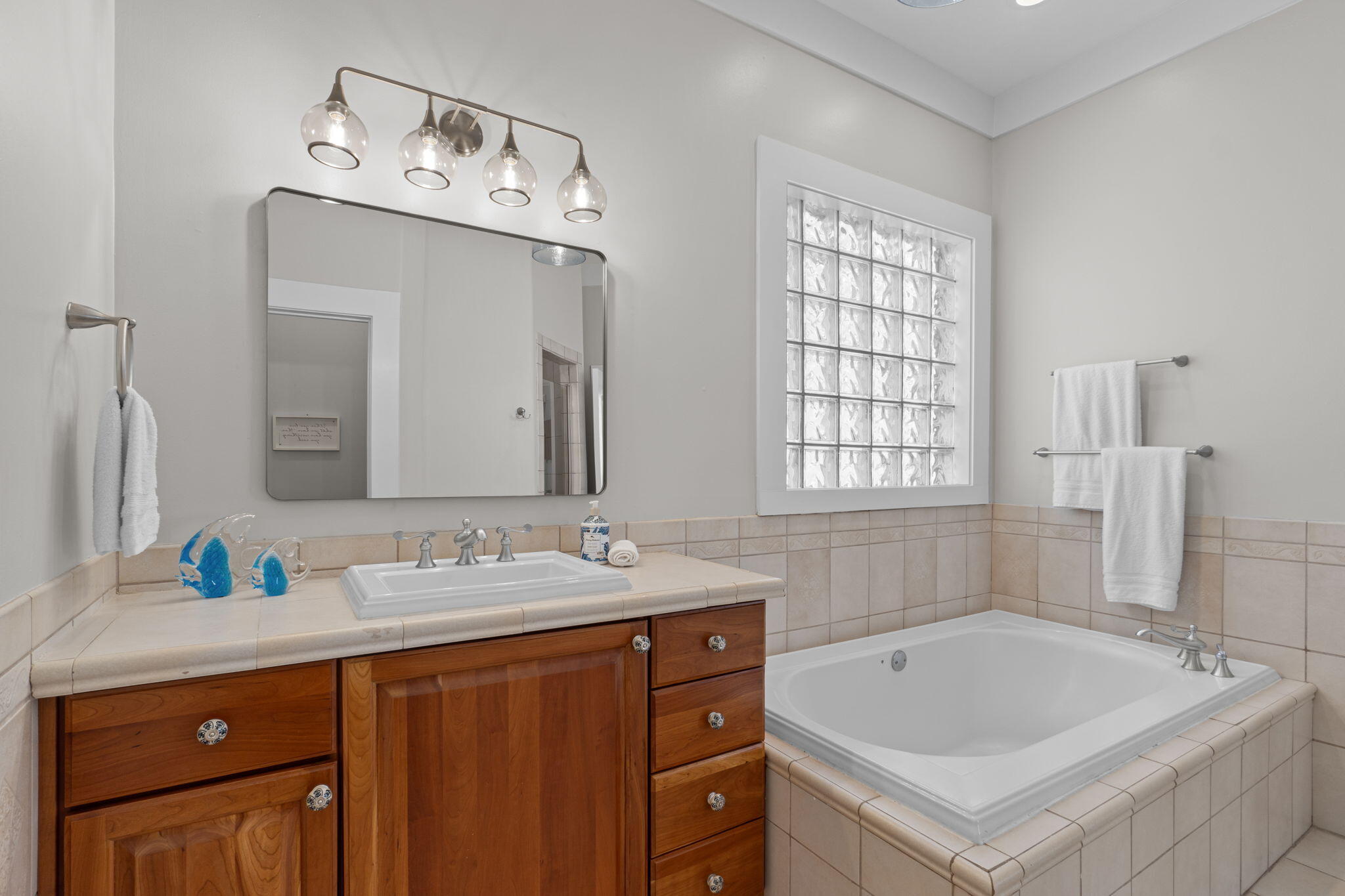 SAILMAKER COVE - Residential