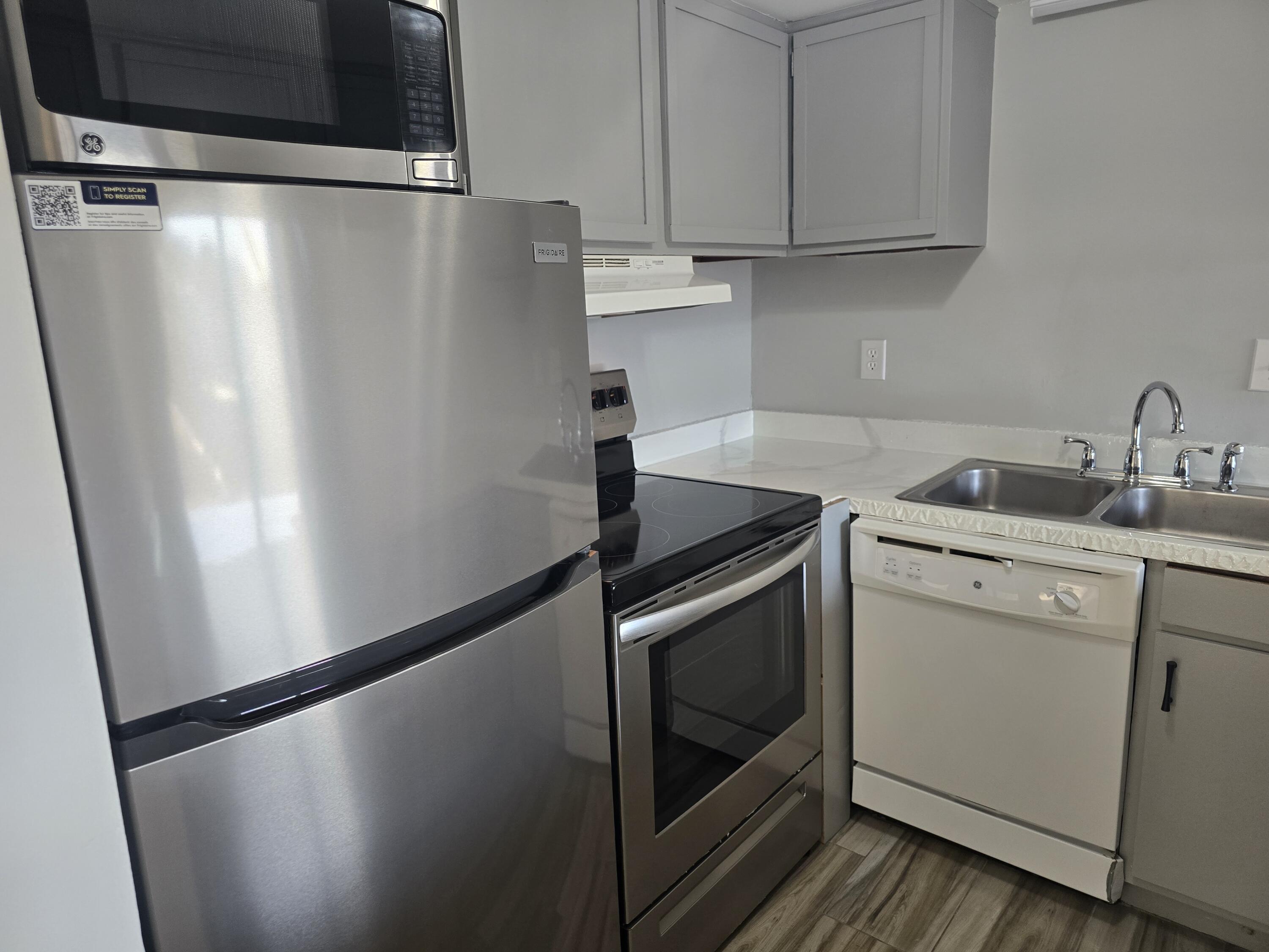 FOUNTAINHEAD CONDO - Residential Lease