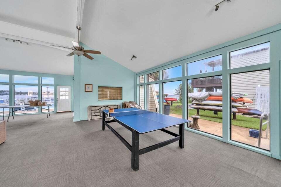 FOUNTAINHEAD CONDO - Residential Lease