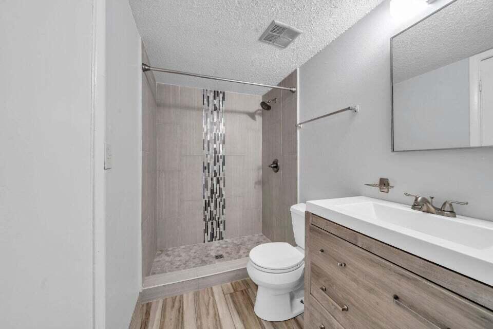 FOUNTAINHEAD CONDO - Residential Lease