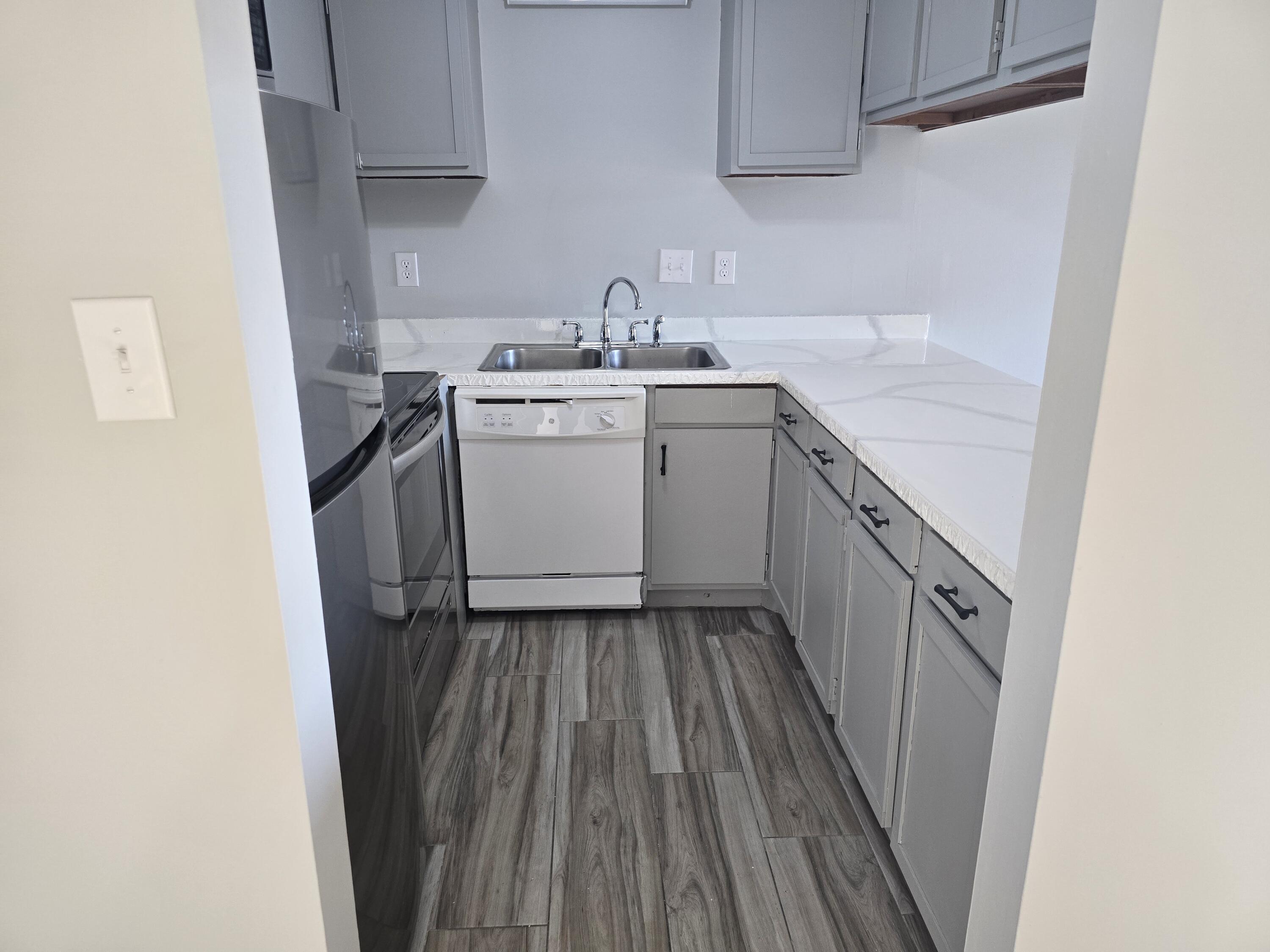 FOUNTAINHEAD CONDO - Residential Lease