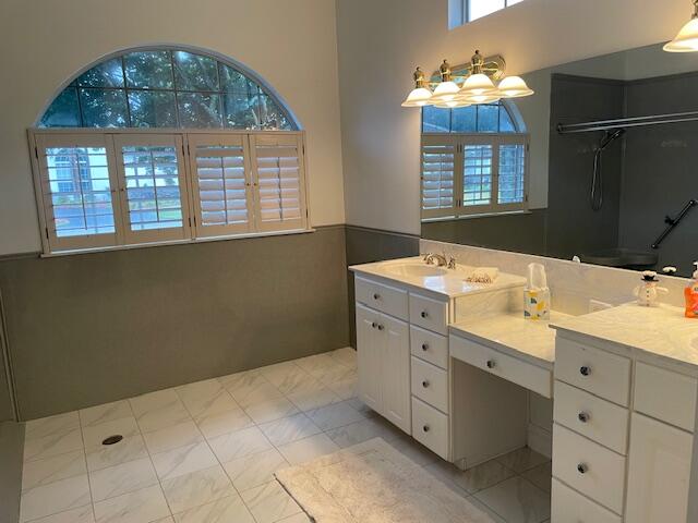 EMERALD BAY - Residential