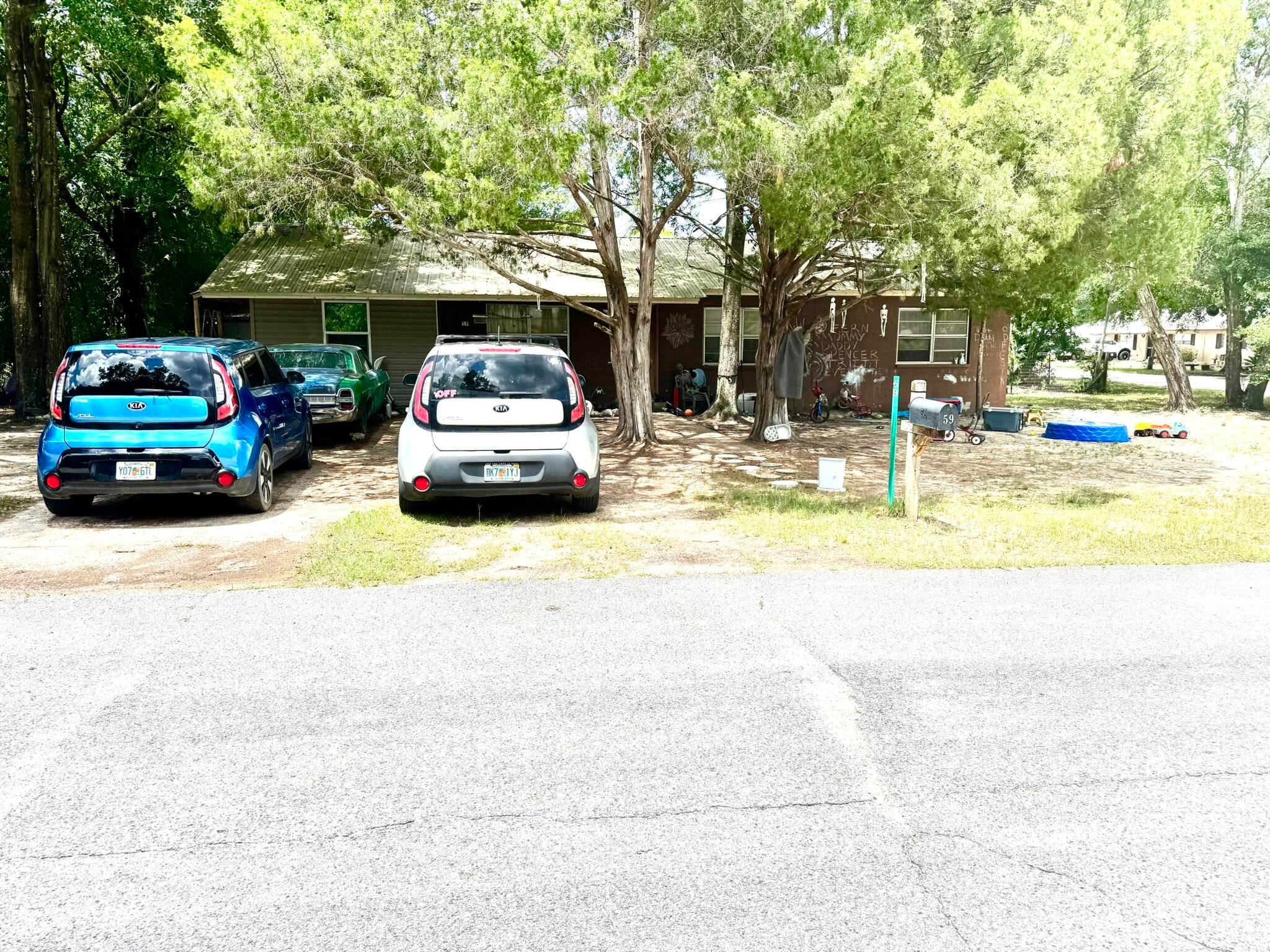 This is an excellent investor opportunity or a low cost home purchase option.  This property is currently rented by a long term renter on a month to month basis. 

Buyer to verify all pertinent facts and measurements.   Do not use Showing Time.  Please call the agent for a showing appointment. Since this property is occupied by a renter, 24 hours of notice is required.