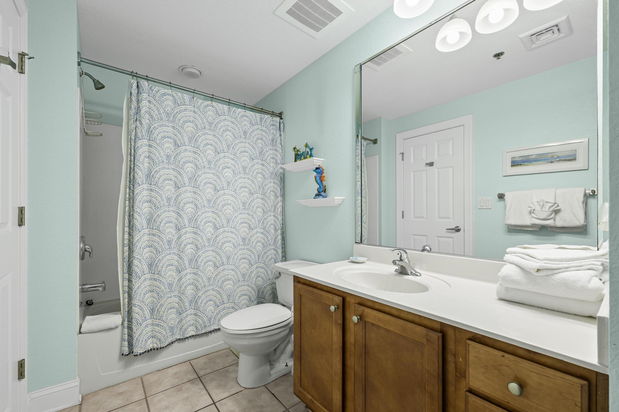 EMERALD DOLPHIN - Residential