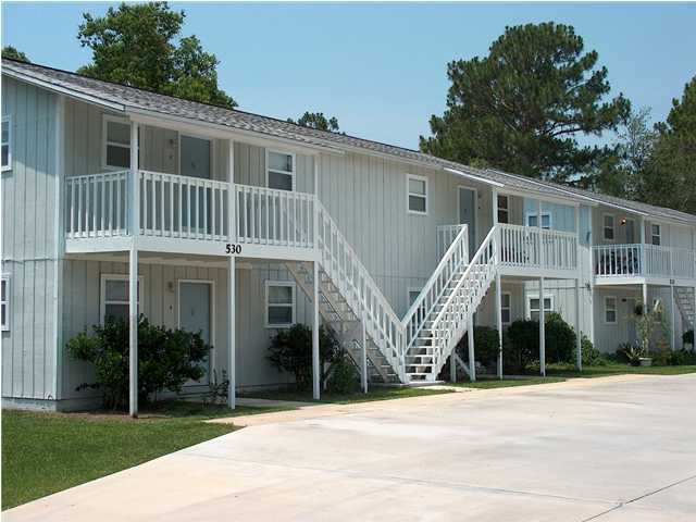 Quiet Complex, close to both Eglin and Hurburt Field and lease has a military clause. Credit application and references required. Pets and Smoking are not authorized in unit, For an appointment to view and an application link please call or text with property address in the subject This complex has been upgraded with double paned windows and insulated doors which has resulted in lower electric bills for our tenants. This unit has been upgraded with new cabinets, counter tops in both kitchen and bathroom. 

This unit can be rented for $950 per month on a one year lease.