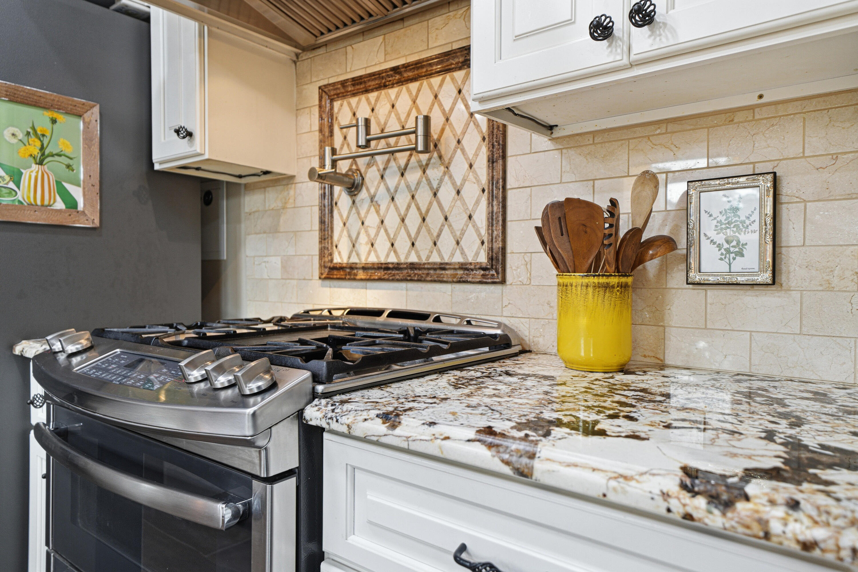 LAKE LORRAINE ESTATES 3 - Residential