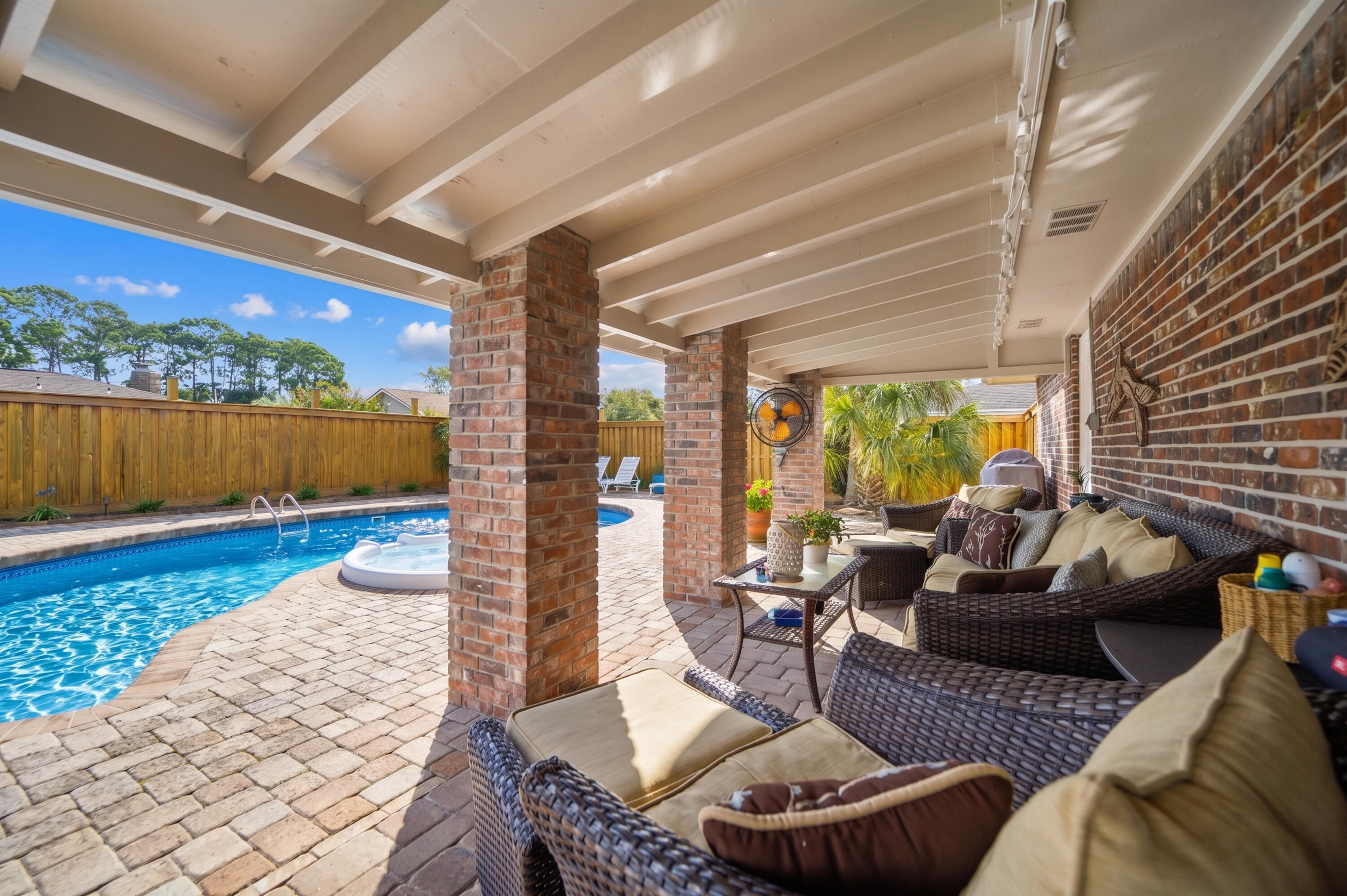 LAKE LORRAINE ESTATES 3 - Residential