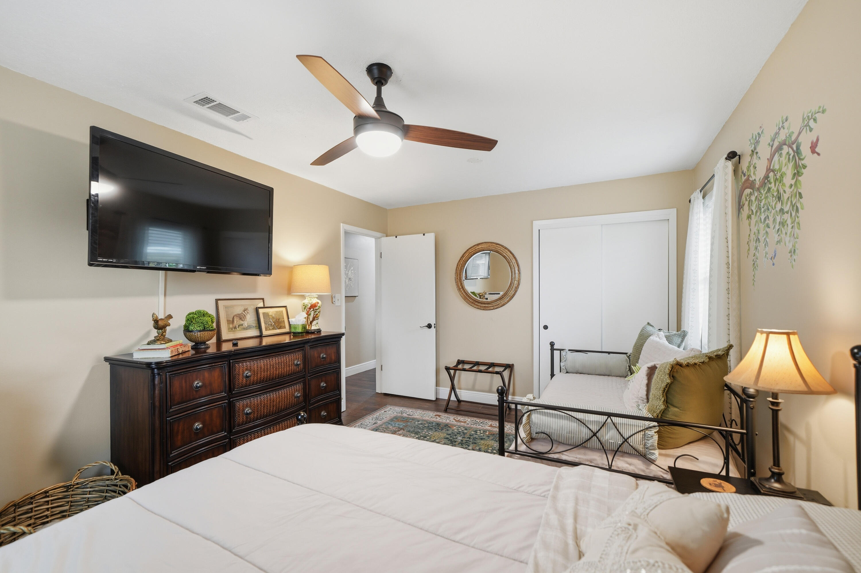 LAKE LORRAINE ESTATES 3 - Residential
