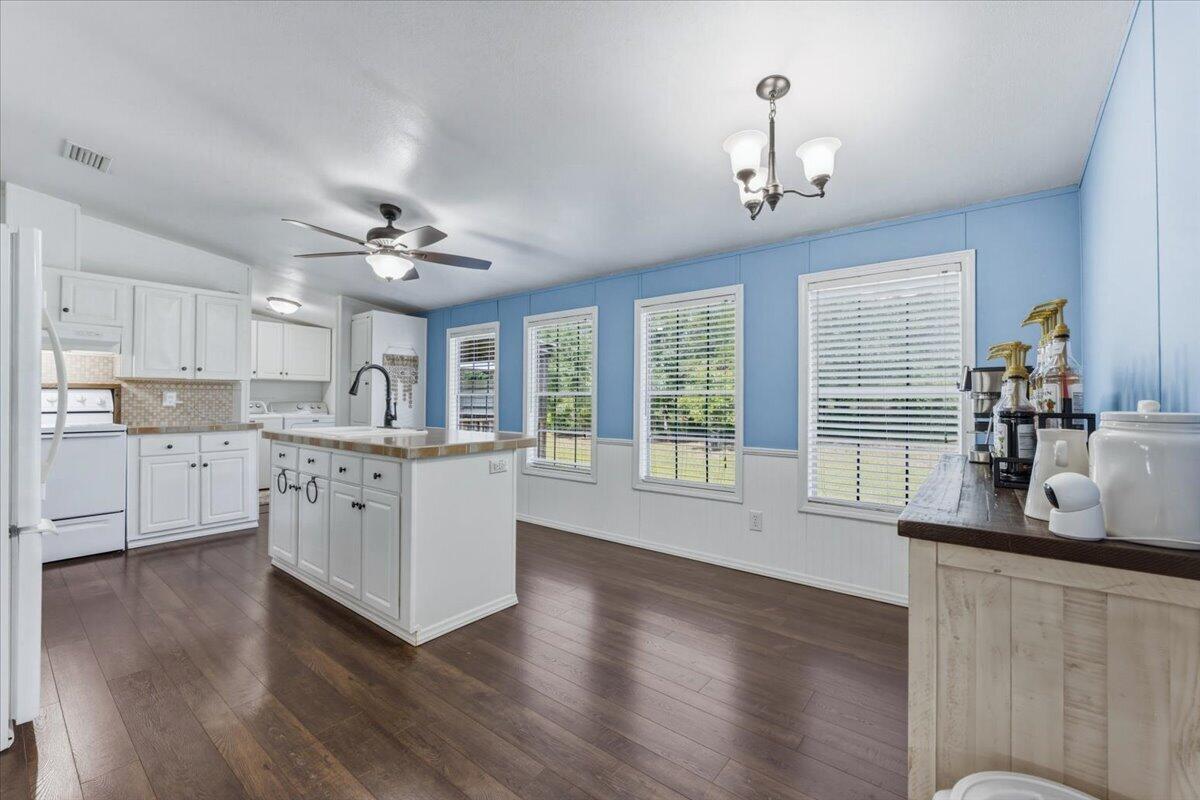 NO RECORDED SUBDIVISION - Residential