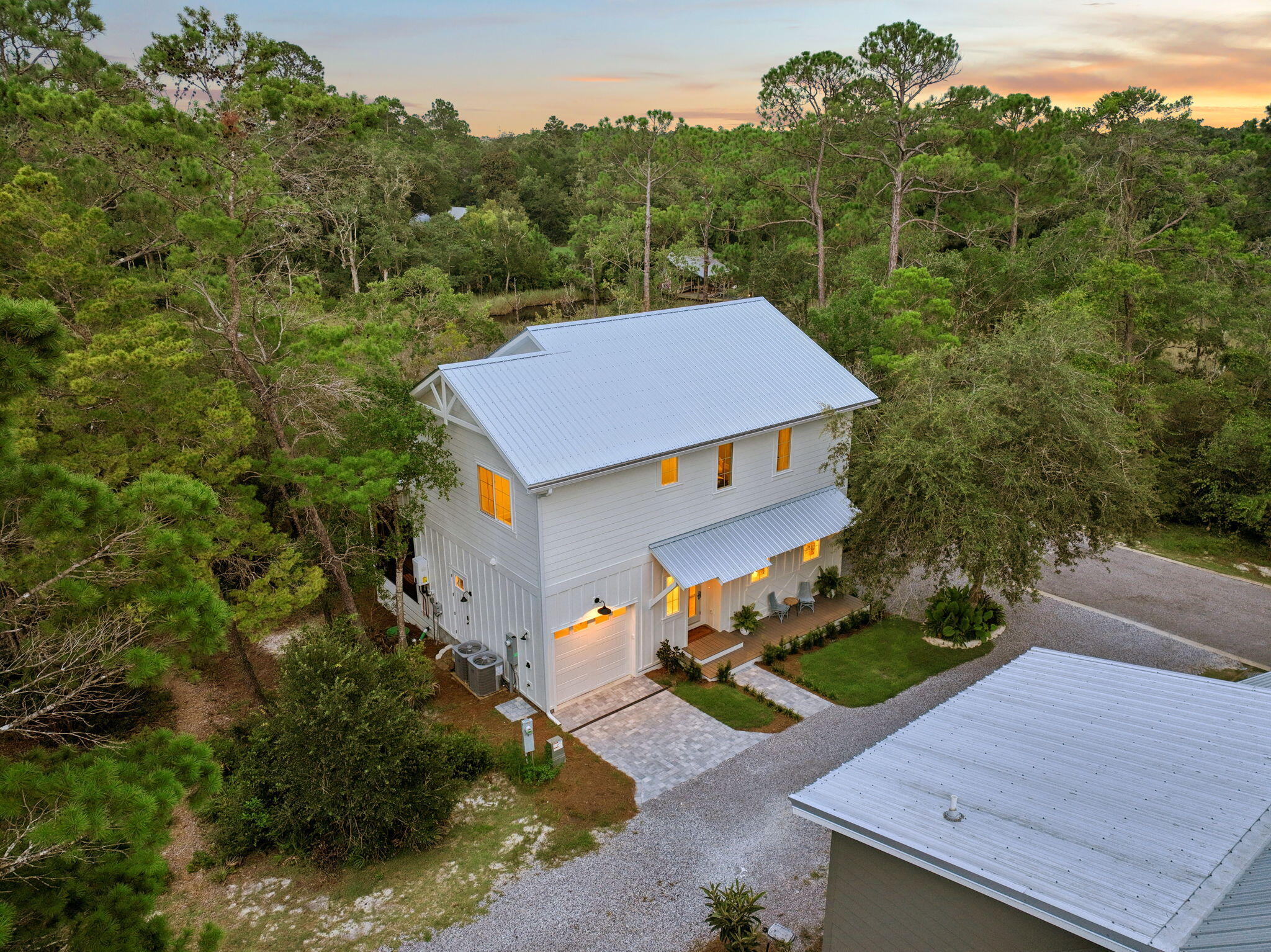 MAGNOLIA BEACH - Residential