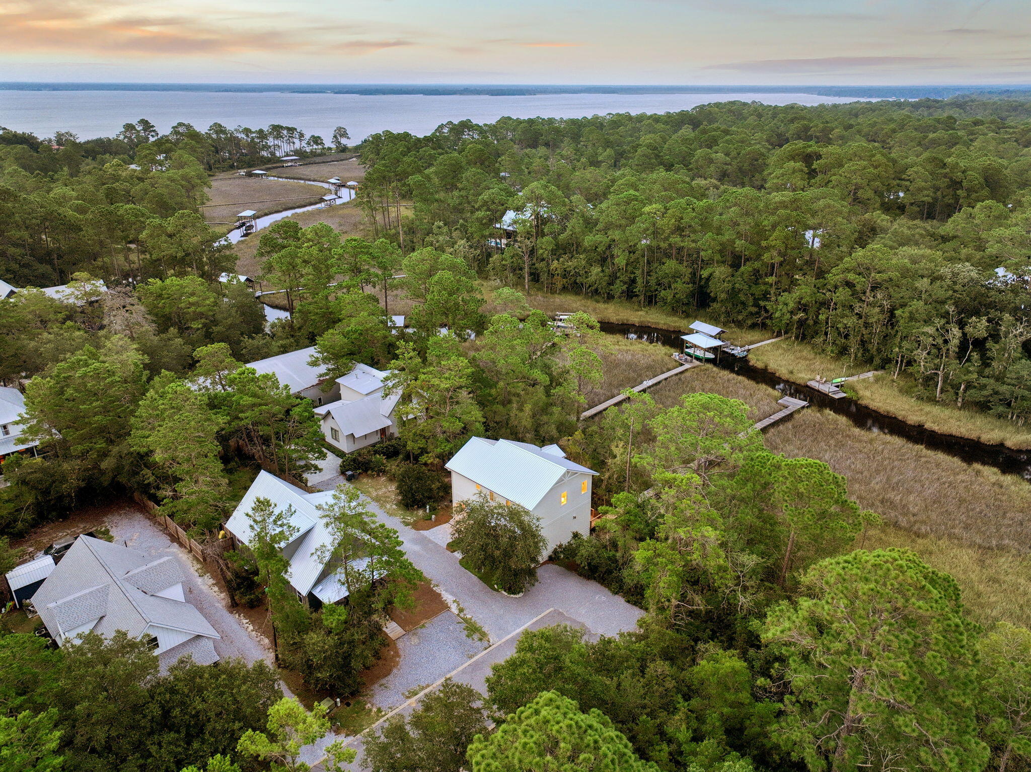 MAGNOLIA BEACH - Residential