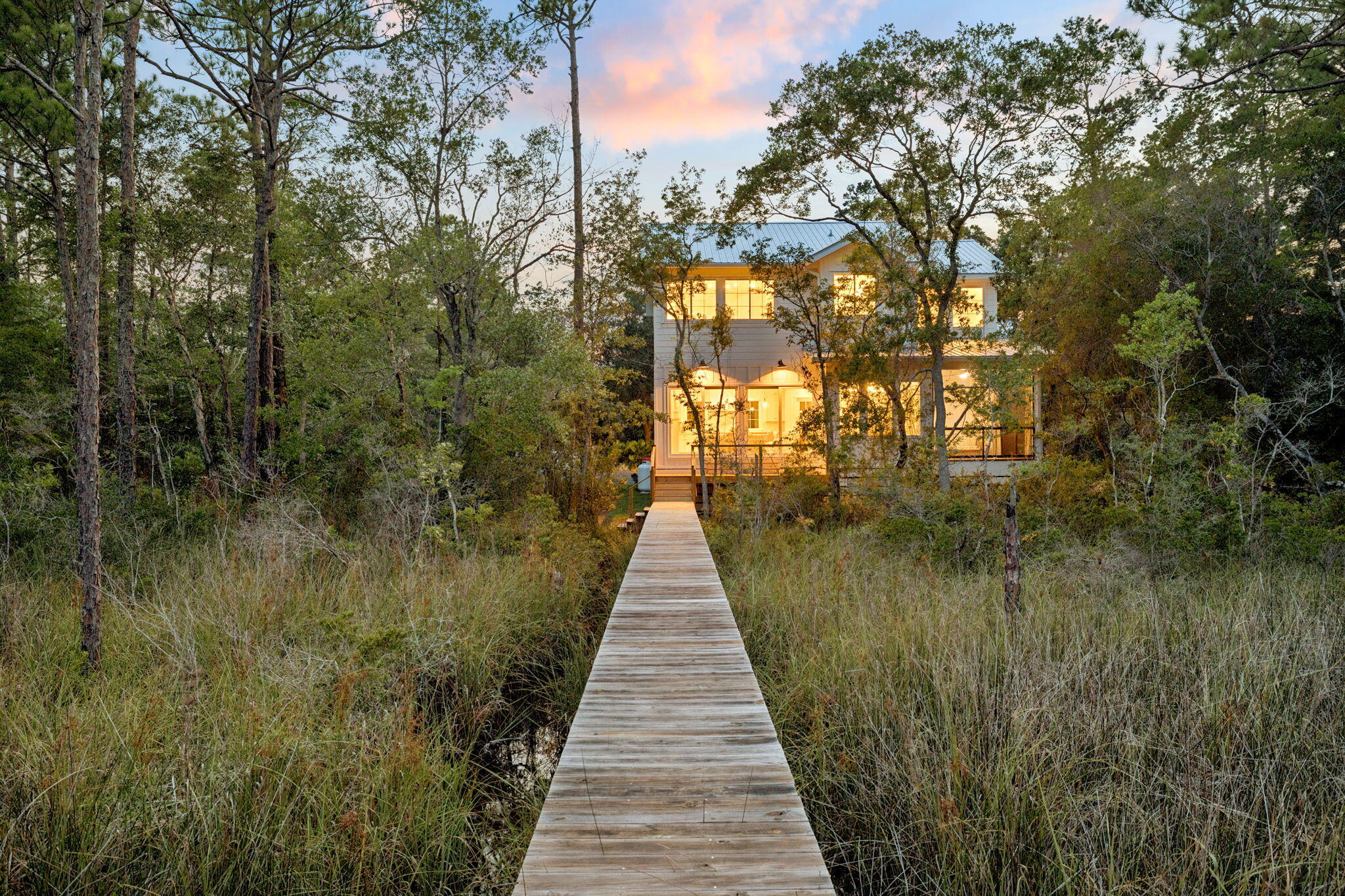 MAGNOLIA BEACH - Residential