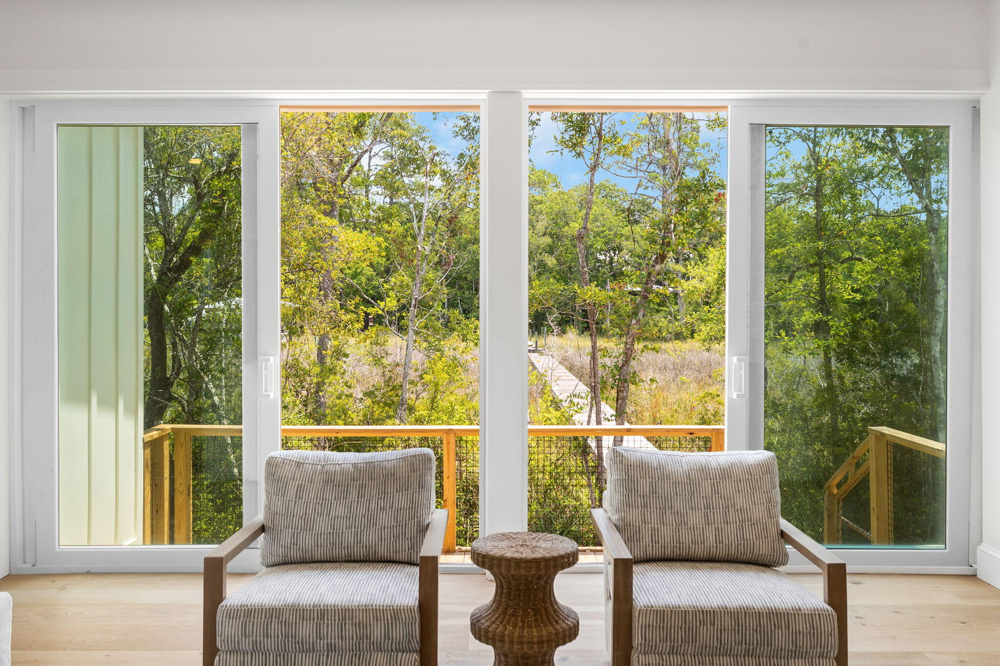 MAGNOLIA BEACH - Residential
