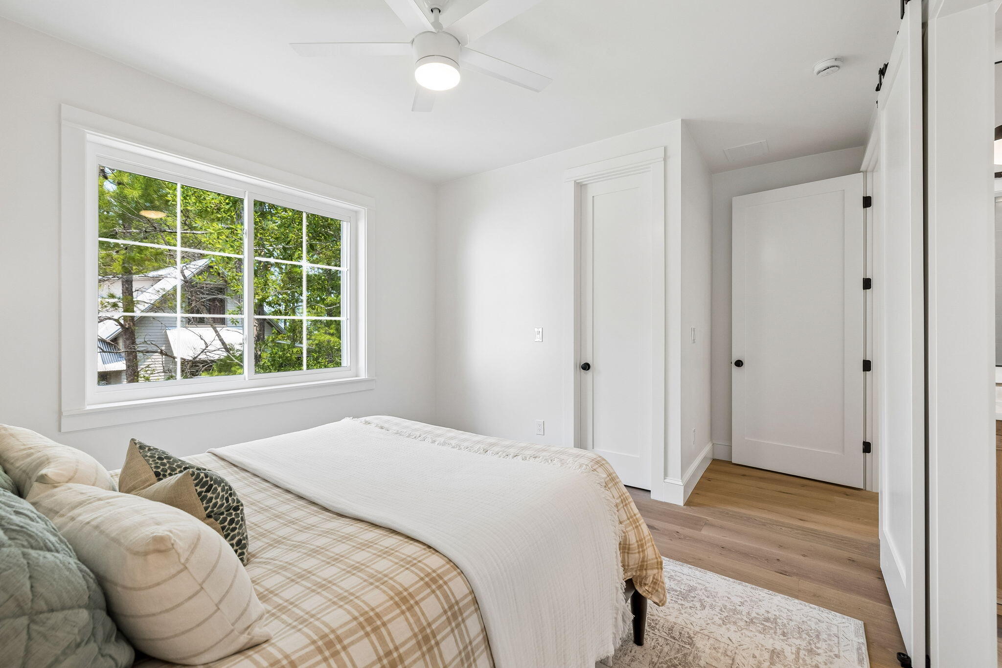 MAGNOLIA BEACH - Residential