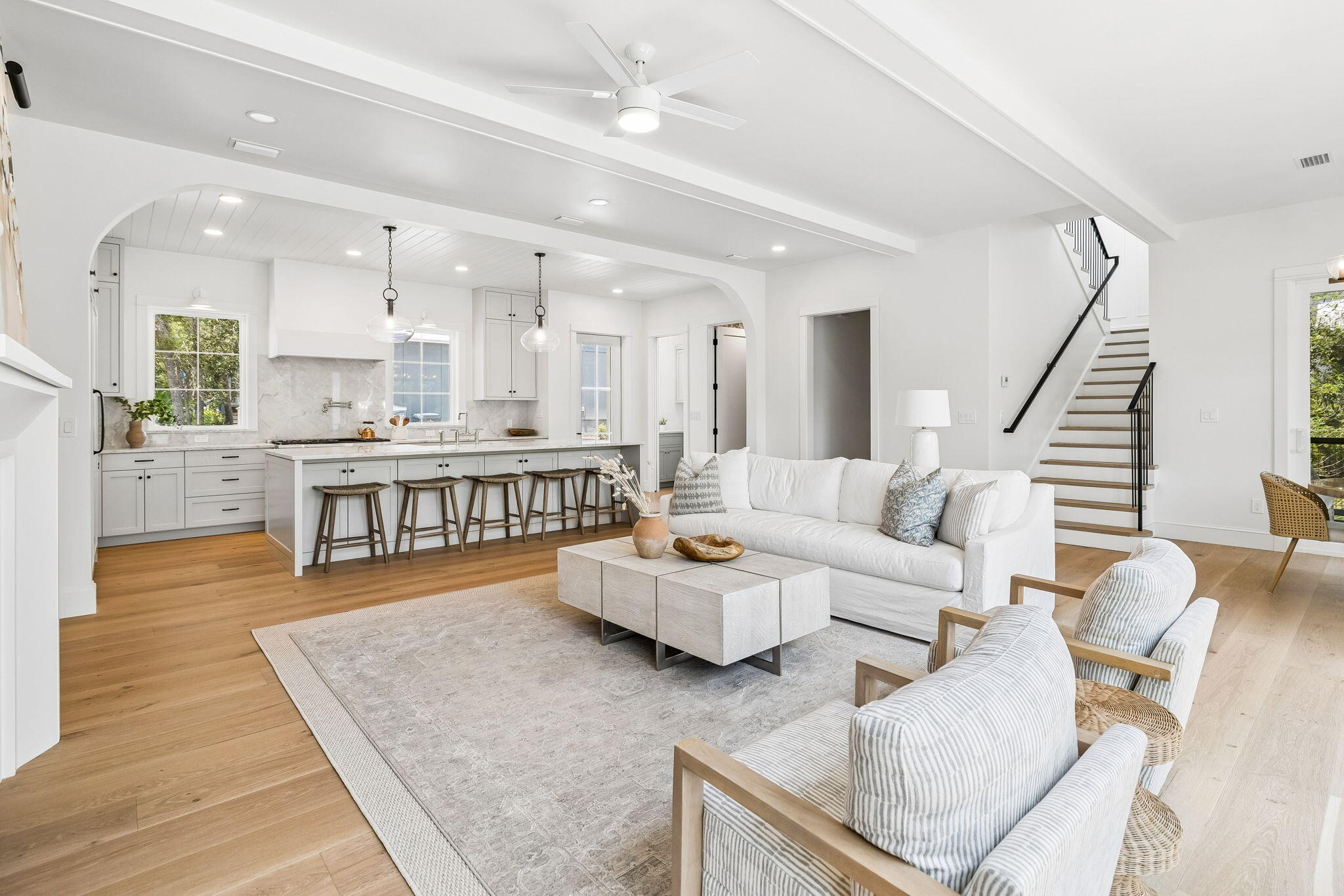 MAGNOLIA BEACH - Residential