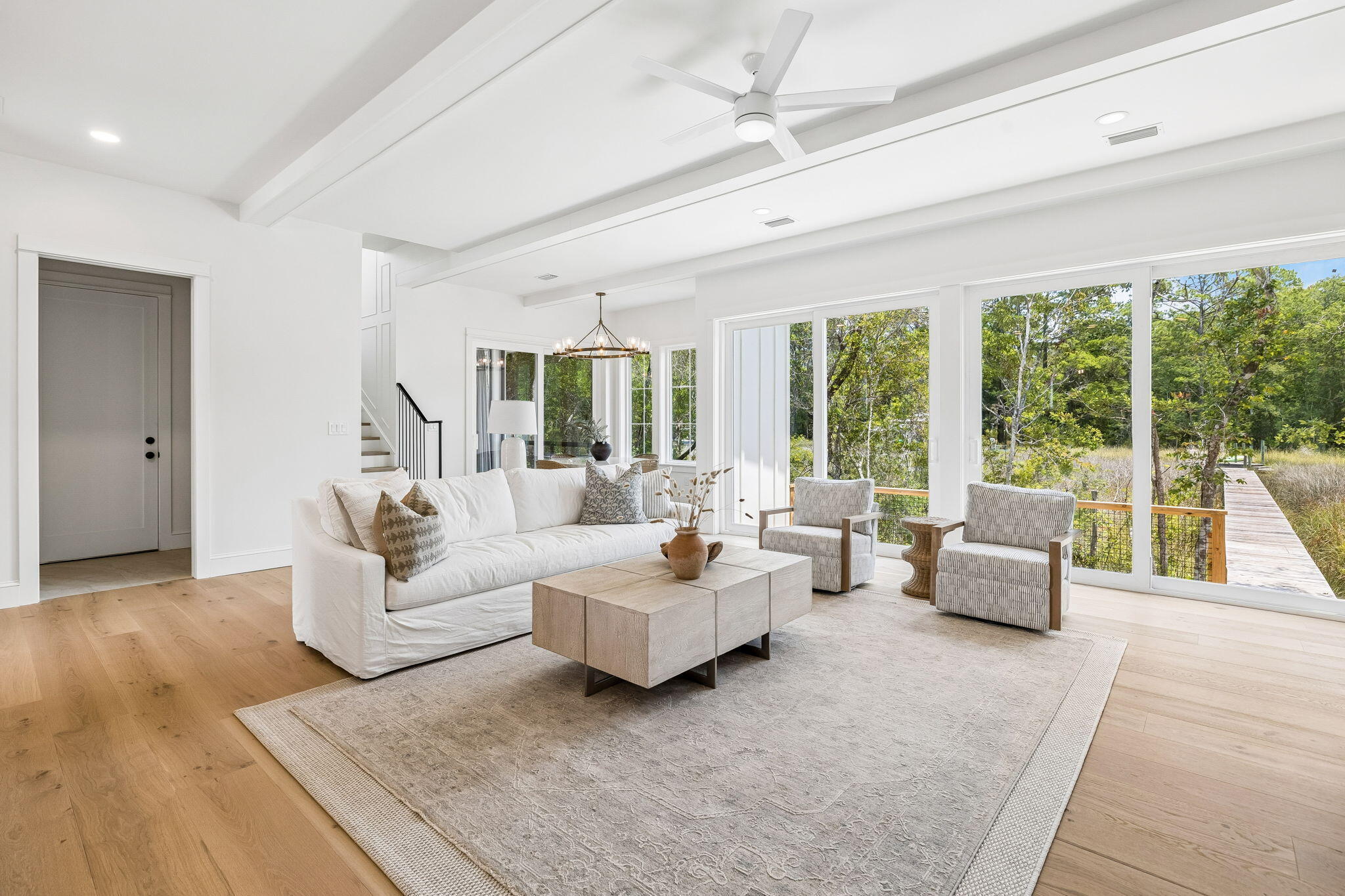 MAGNOLIA BEACH - Residential