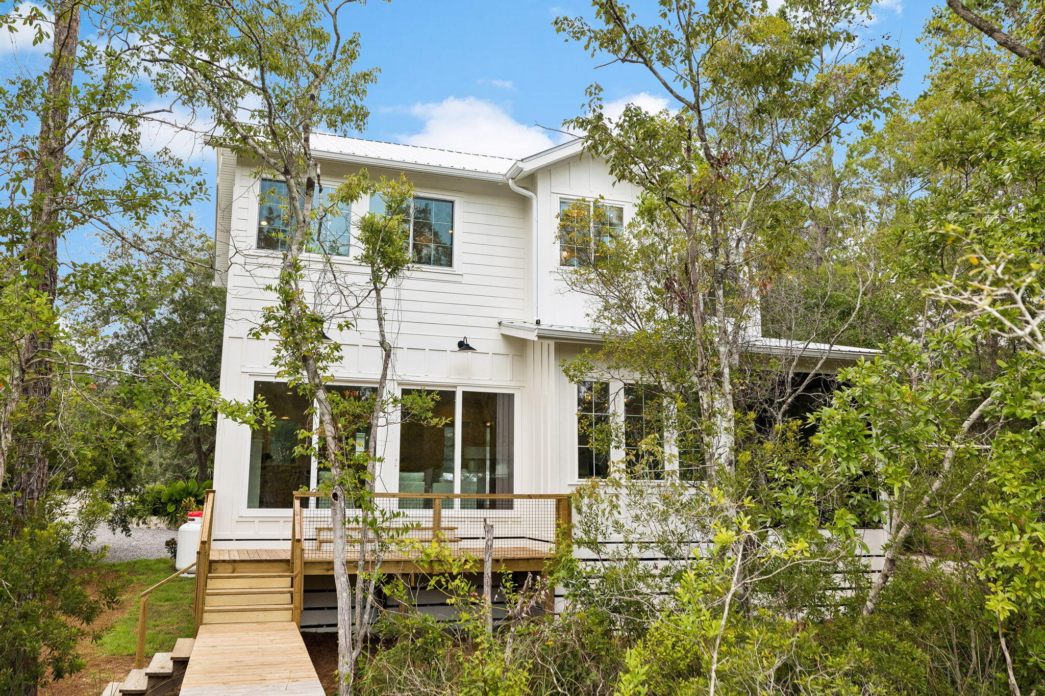 MAGNOLIA BEACH - Residential